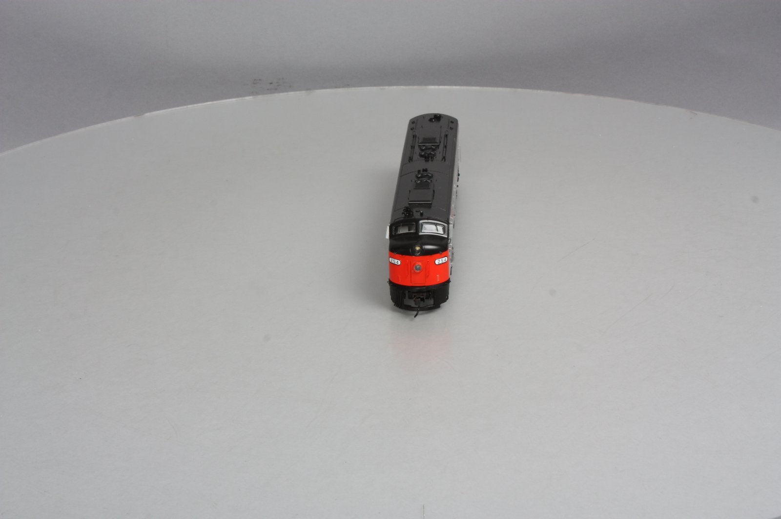 Walthers 920-41367 Amtrak EMD E8A Diesel Locomotive #254 - Phase I w/DCC & Sound LN/Box