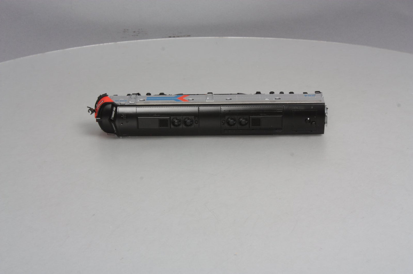 Walthers 920-41367 Amtrak EMD E8A Diesel Locomotive #254 - Phase I w/DCC & Sound LN/Box