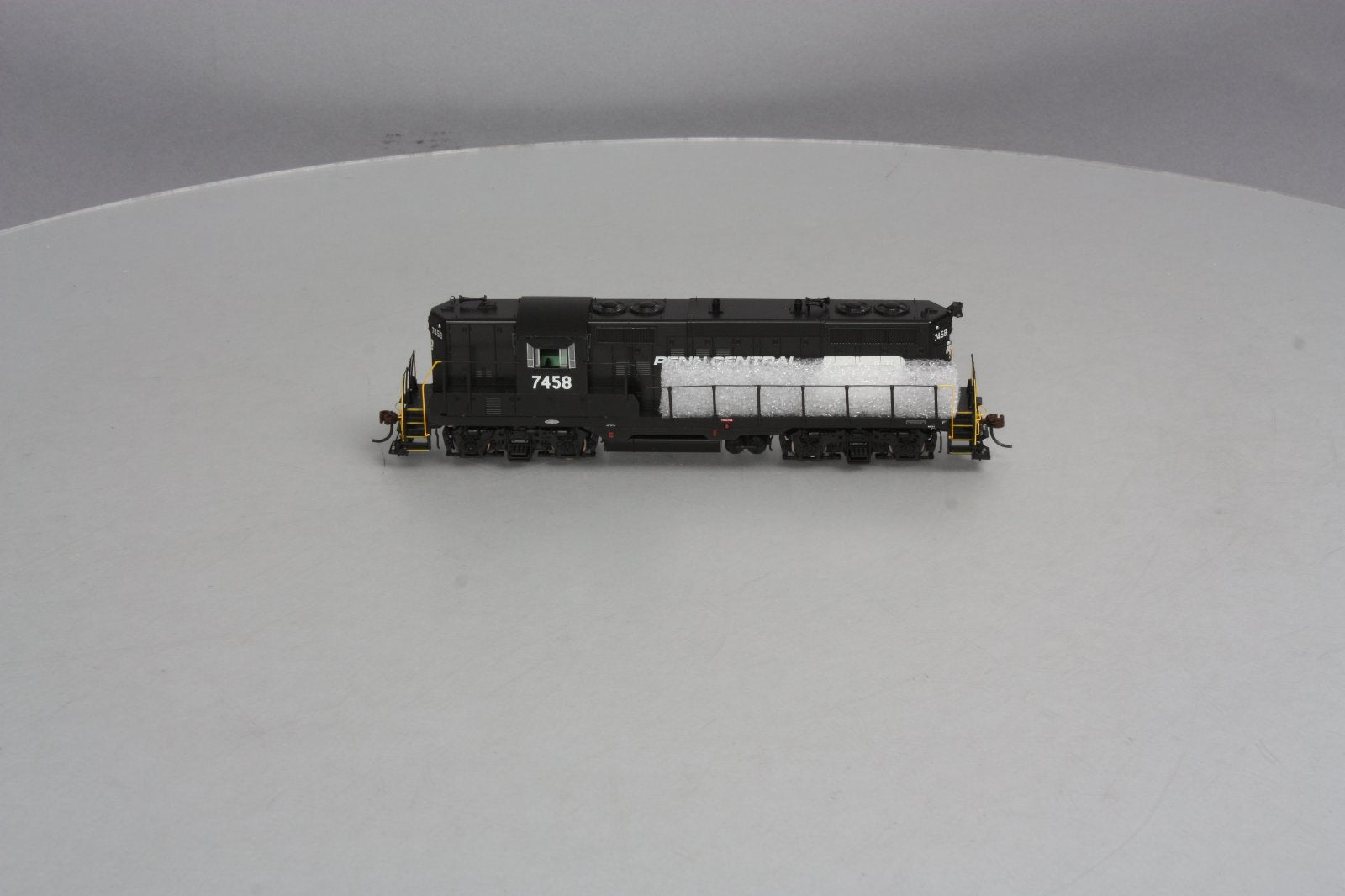 Athearn G62477 HO Penn Central EMD GP9 Diesel Locomotive #7458 w/ Sound LN/Box