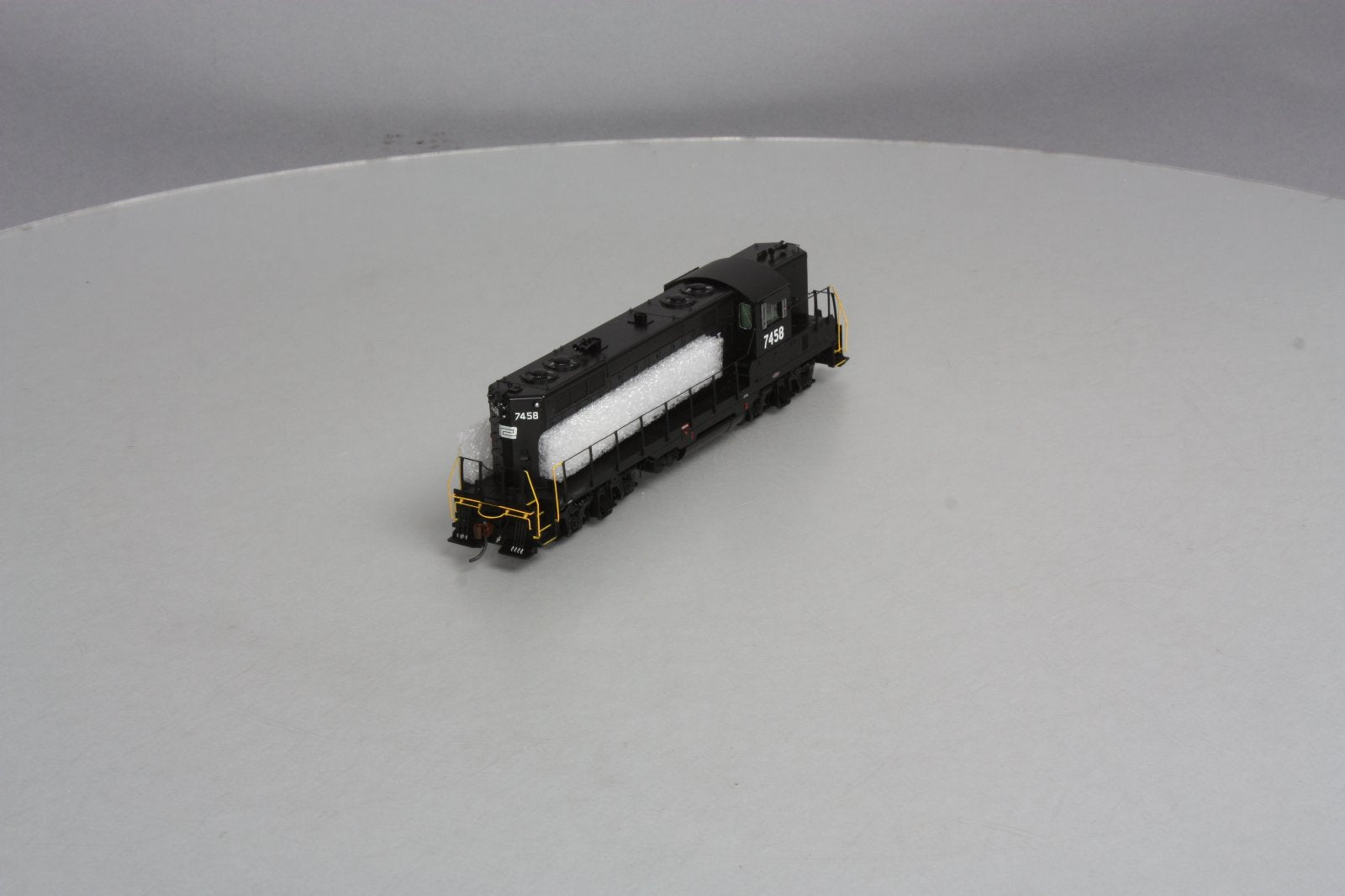 Athearn G62477 HO Penn Central EMD GP9 Diesel Locomotive #7458 w/ Sound LN/Box