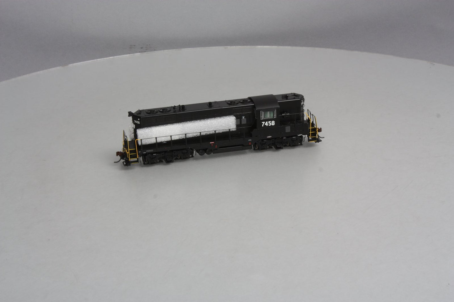 Athearn G62477 HO Penn Central EMD GP9 Diesel Locomotive #7458 w/ Sound LN/Box