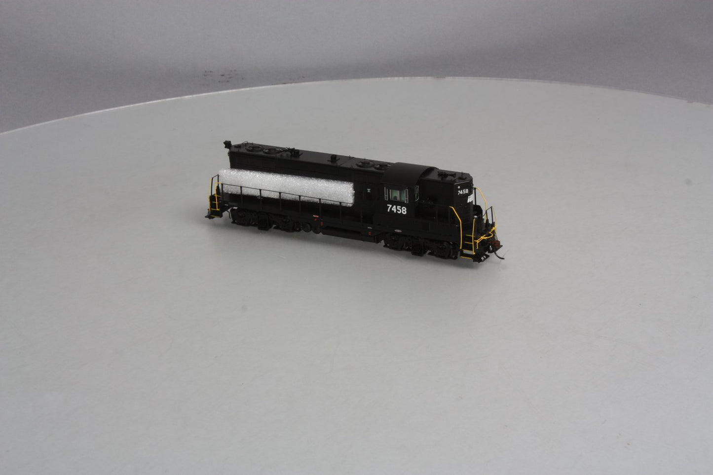 Athearn G62477 HO Penn Central EMD GP9 Diesel Locomotive #7458 w/ Sound LN/Box