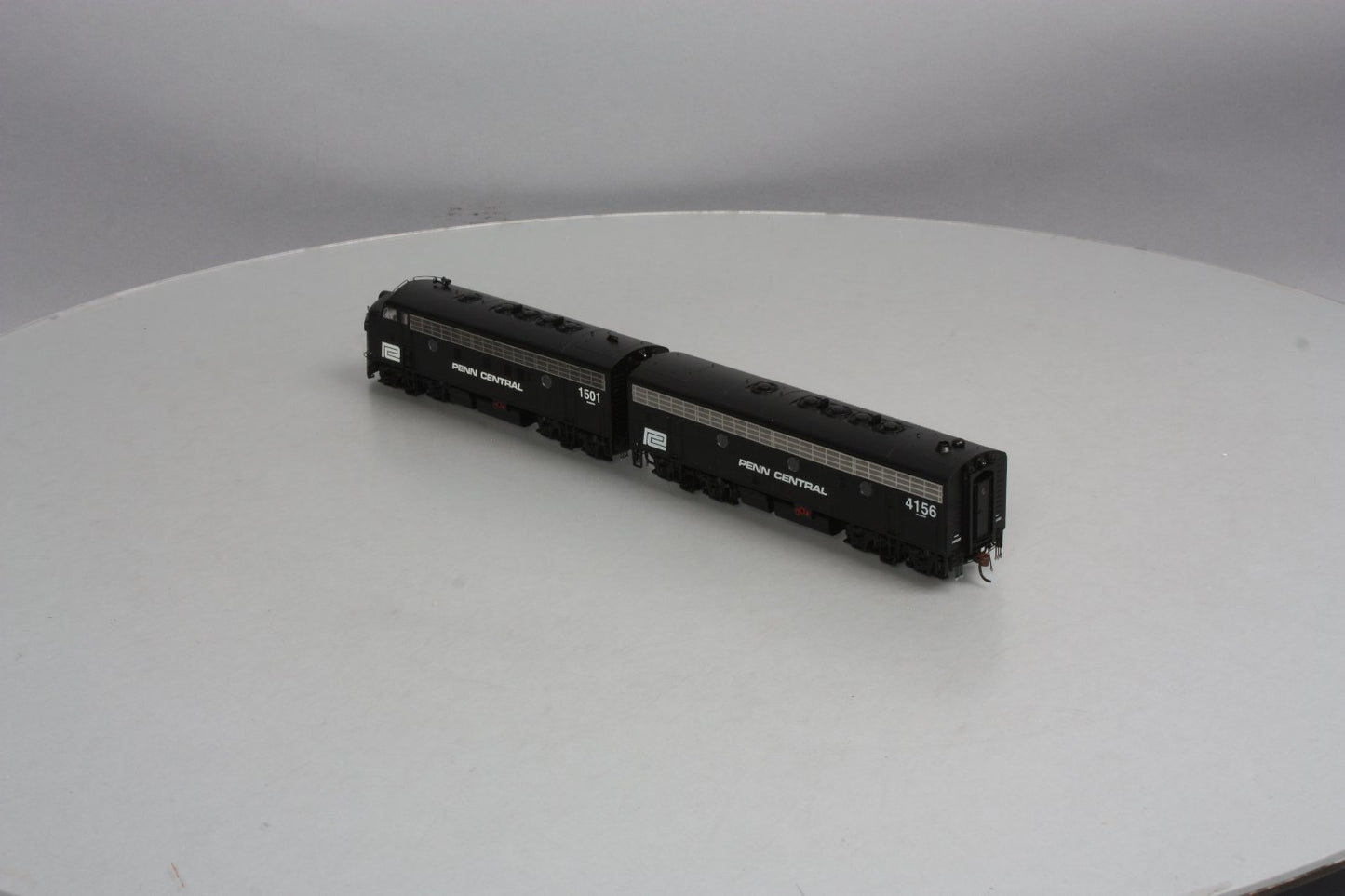 Athearn G22057 HO Penn Central De-Skirted F7A/F7B Diesel Locomotive #1501, #4156 LN/Box