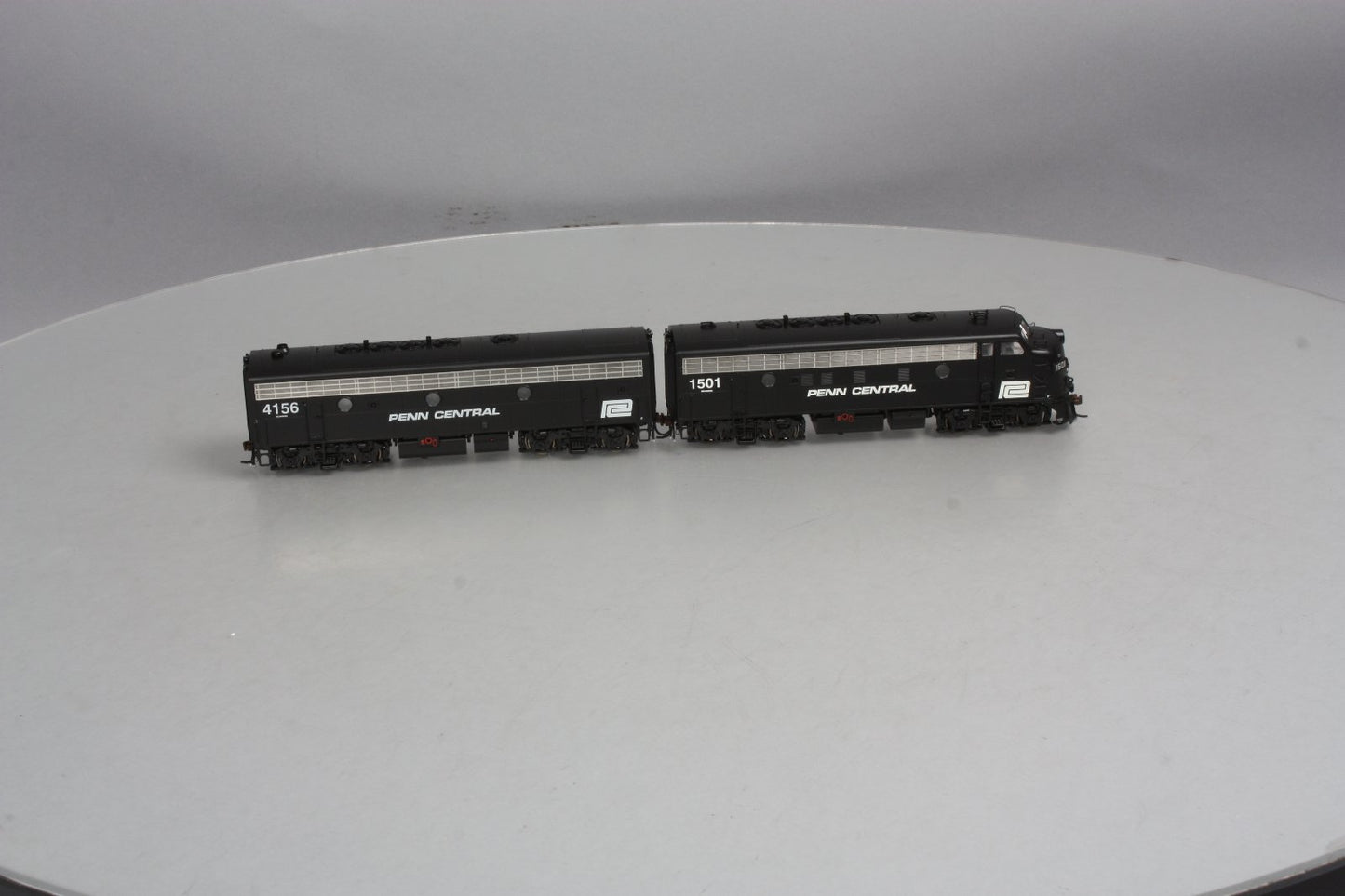 Athearn G22057 HO Penn Central De-Skirted F7A/F7B Diesel Locomotive #1501, #4156 LN/Box