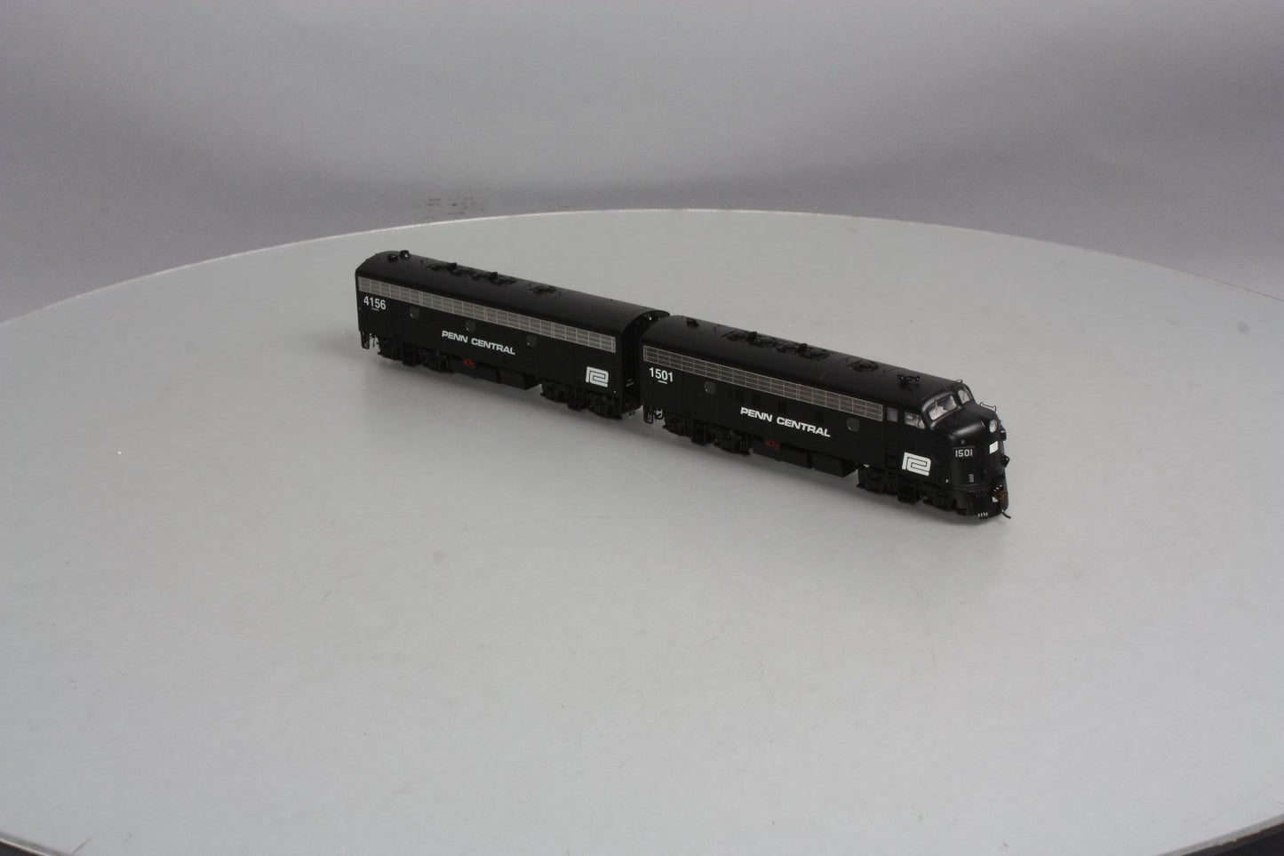 Athearn G22057 HO Penn Central De-Skirted F7A/F7B Diesel Locomotive #1501, #4156 LN/Box