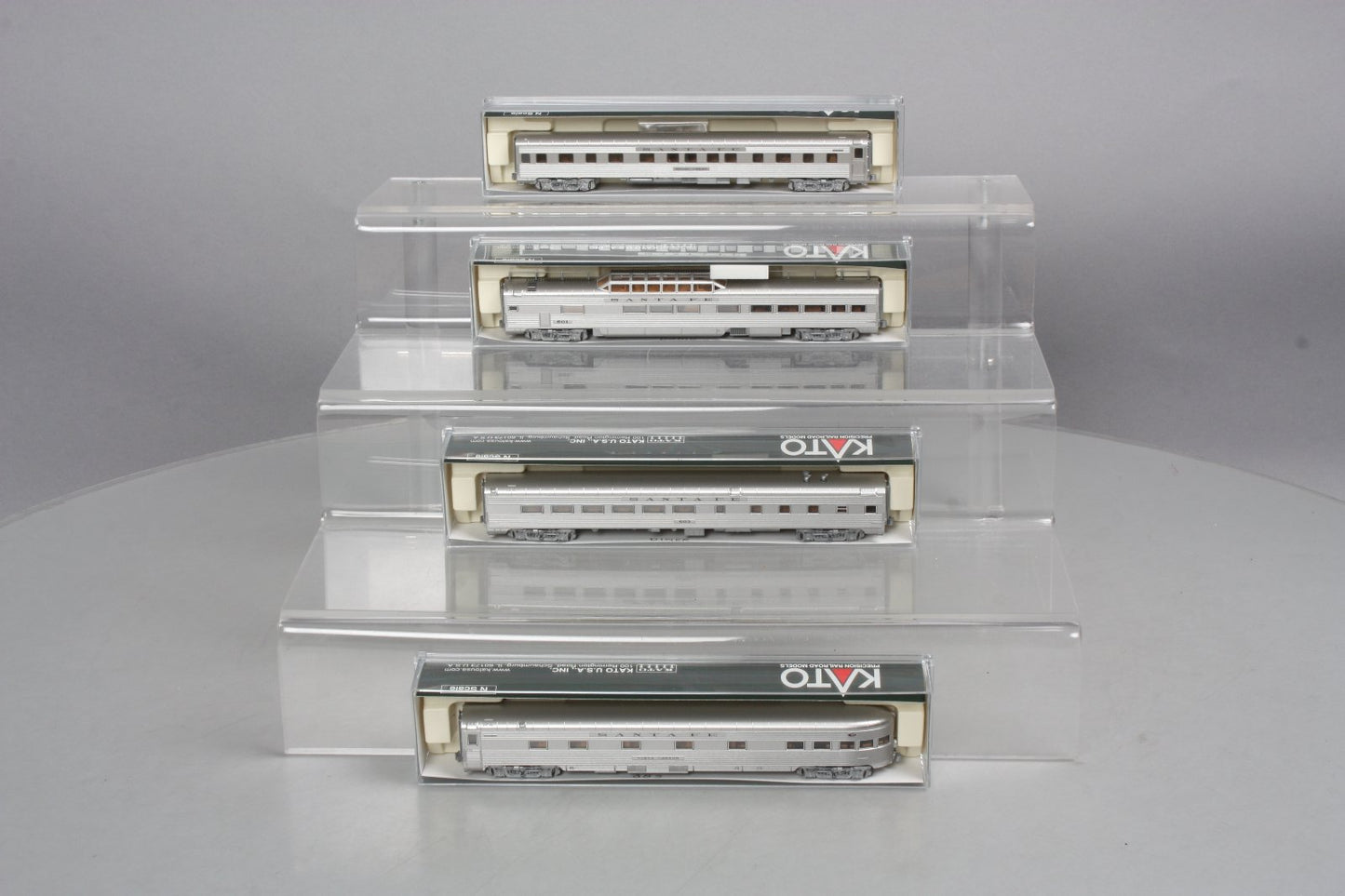 Kato 106-6001 N Scale Santa Fe Super Chief 4-Car Passenger Set (Set A) LN/Box