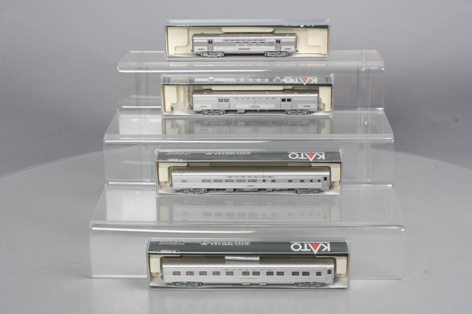 Kato 106-6002 N Scale Santa Fe Super Chief 4-Car Passenger Set (Set B) LN/Box