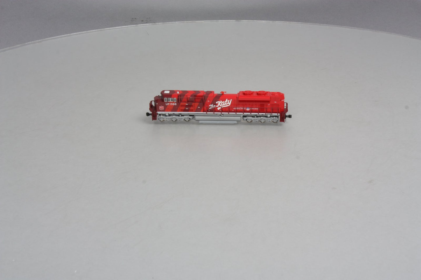 Kato 176-8409 N Scale Union Pacific MKT SD70ACe Powered Diesel Locomotive #1988