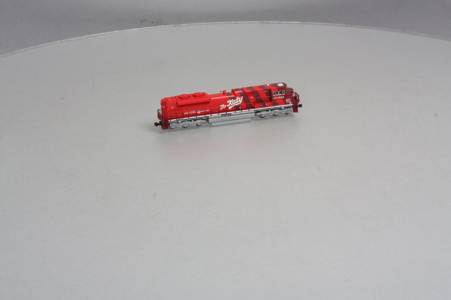 Kato 176-8409 N Scale Union Pacific MKT SD70ACe Powered Diesel Locomotive #1988