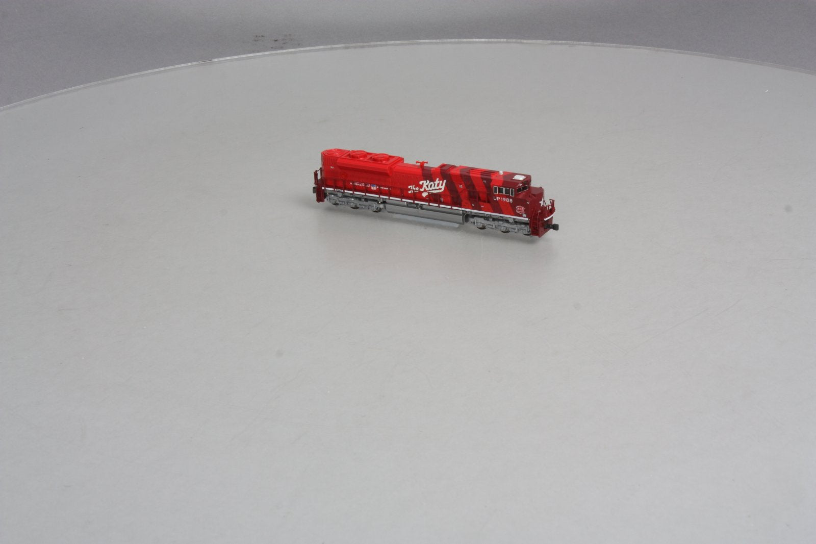 Kato 176-8409 N Scale Union Pacific MKT SD70ACe Powered Diesel Locomotive #1988