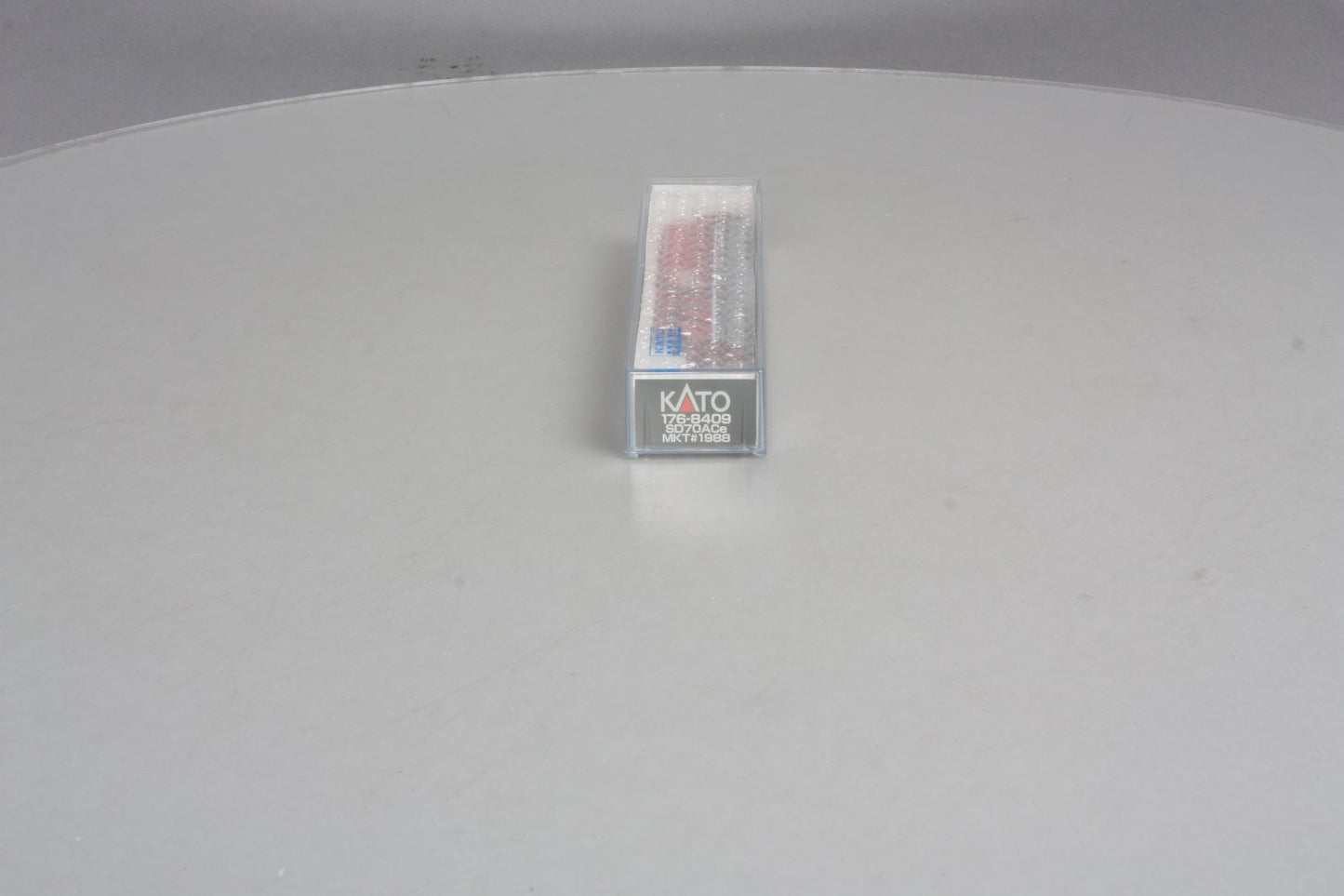 Kato 176-8409 N Scale Union Pacific MKT SD70ACe Powered Diesel Locomotive #1988