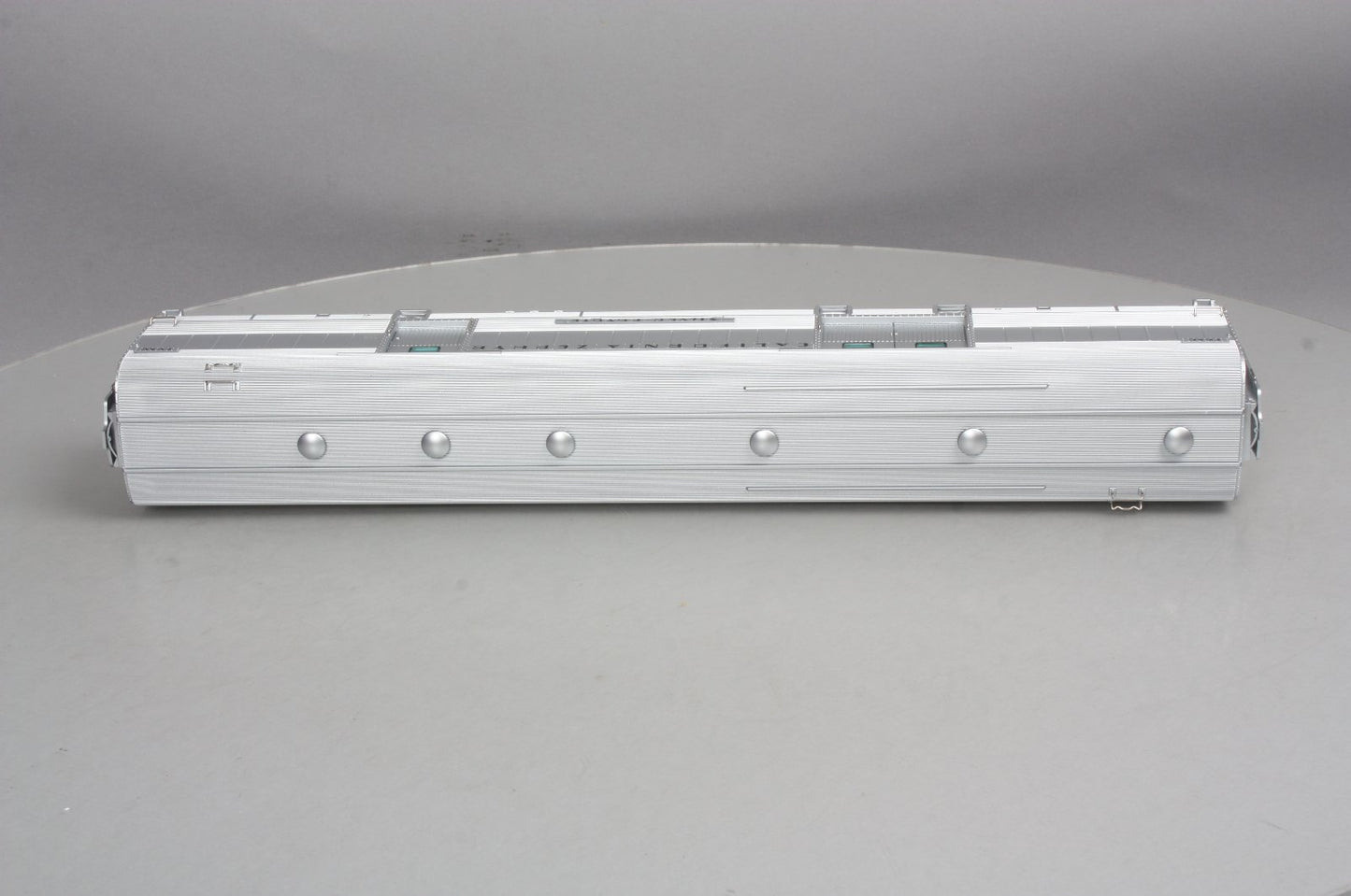 Atlas 3009001-1 O CB&Q California Zephyr "Silver Coyote" Baggage Car (2-Rail)