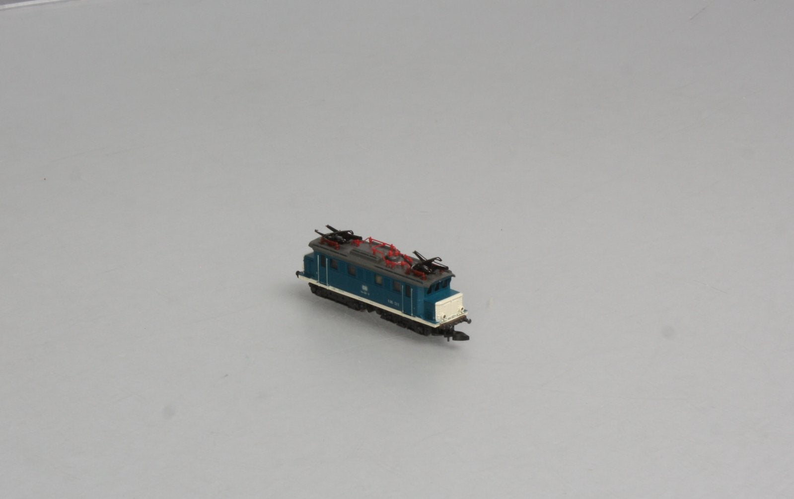 Marklin 8825 Z Scale DB Class 144 Electric Locomotive LN/Box
