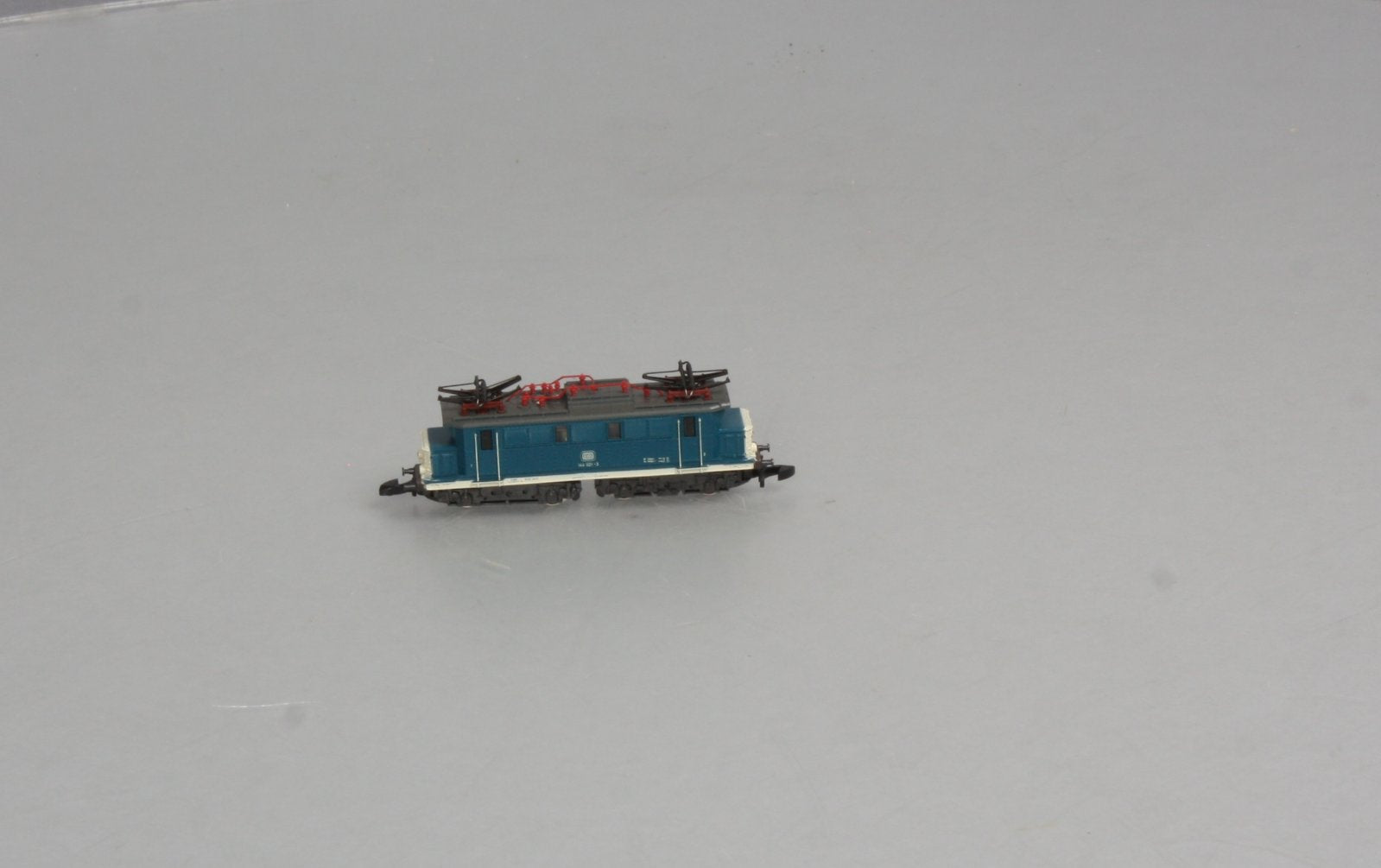 Marklin 8825 Z Scale DB Class 144 Electric Locomotive LN/Box
