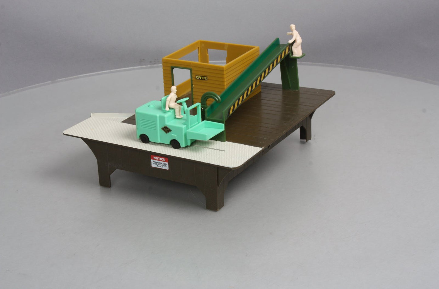 K-Line K-0124 O Scale Operating Barrel Loader