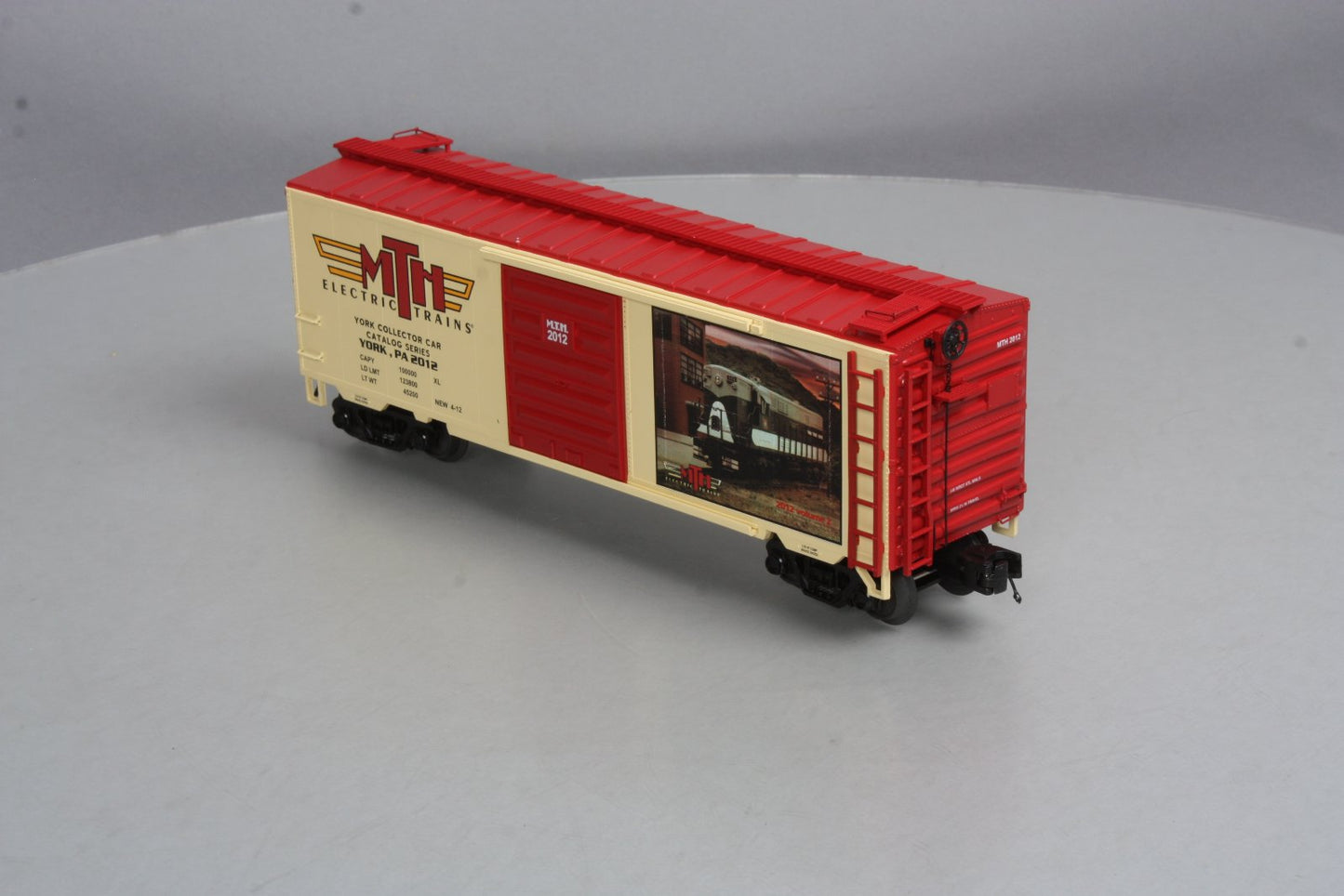 MTH 20-93553 O-Gauge TCA Spring 2012 40' Boxcar LN/Box