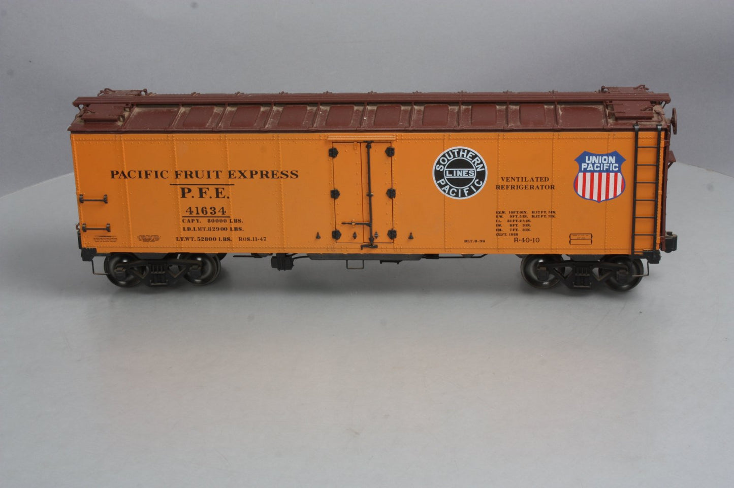AMS G Scale Pacific Fruit Express Reefer Car #41634 - Metal Wheels LN/Box