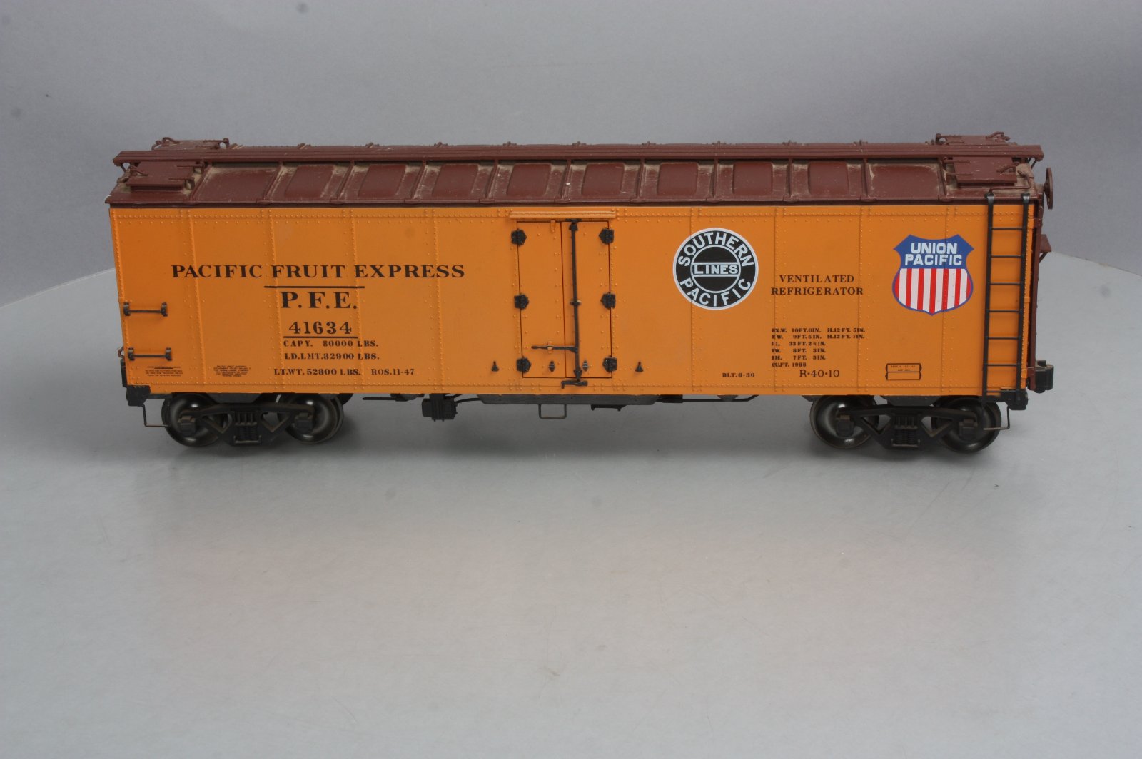 AMS G Scale Pacific Fruit Express Reefer Car #41634 - Metal Wheels LN/Box