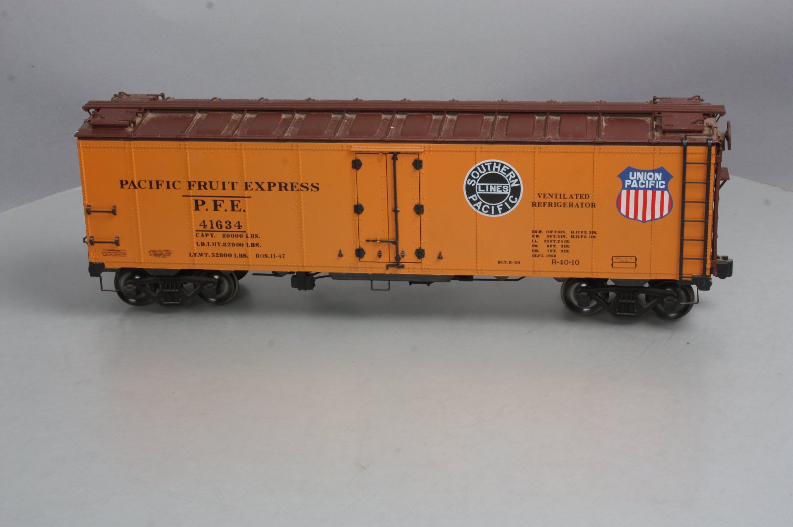 AMS G Scale Pacific Fruit Express Reefer Car #41634 - Metal Wheels LN/Box