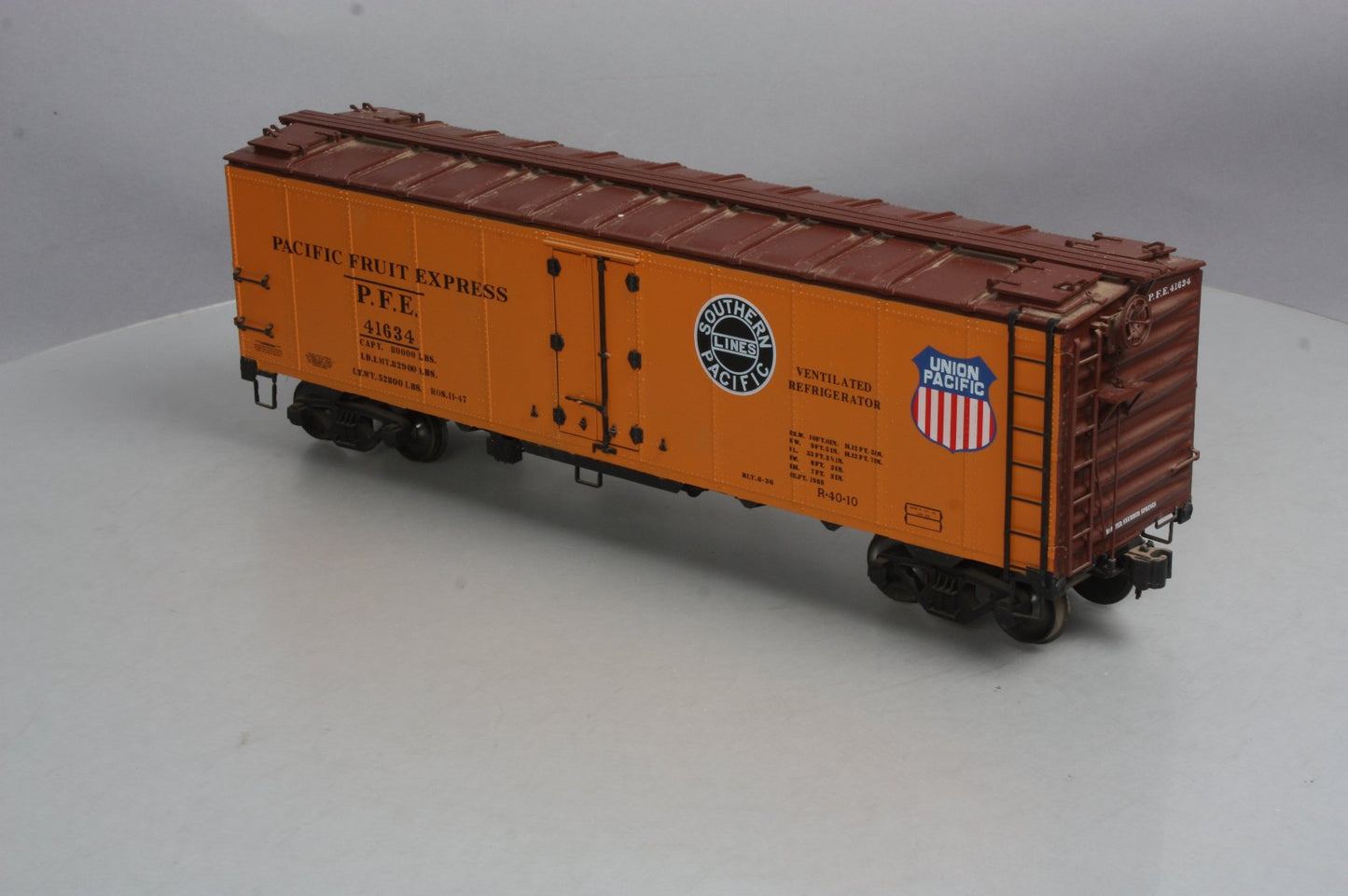 AMS G Scale Pacific Fruit Express Reefer Car #41634 - Metal Wheels LN/Box