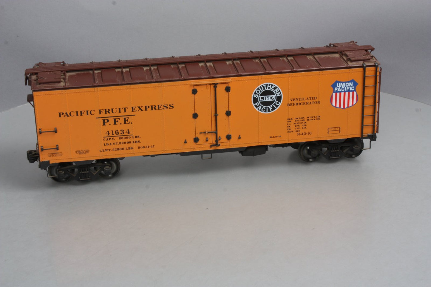 AMS G Scale Pacific Fruit Express Reefer Car #41634 - Metal Wheels LN/Box