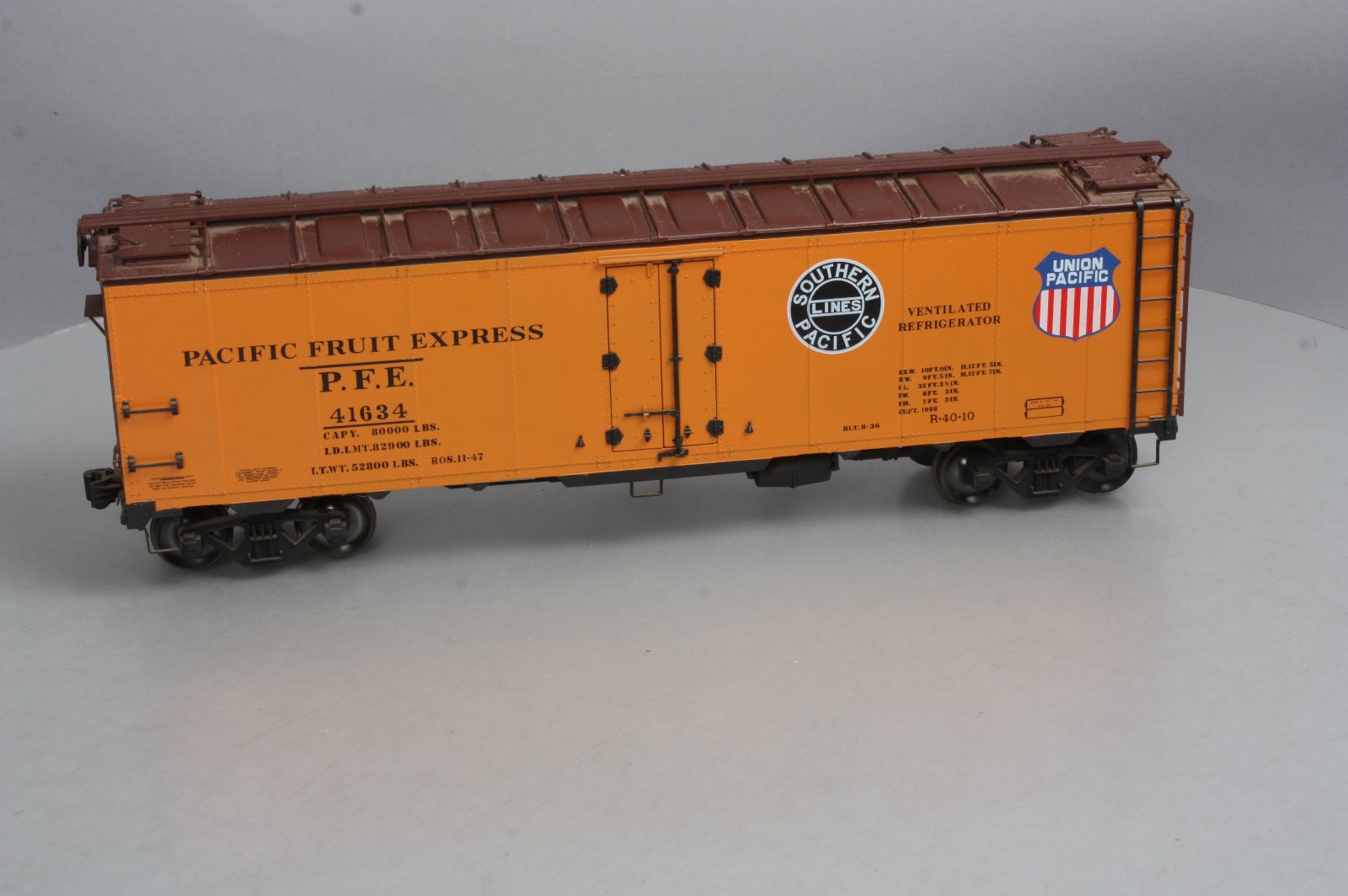 AMS G Scale Pacific Fruit Express Reefer Car #41634 - Metal Wheels LN/Box