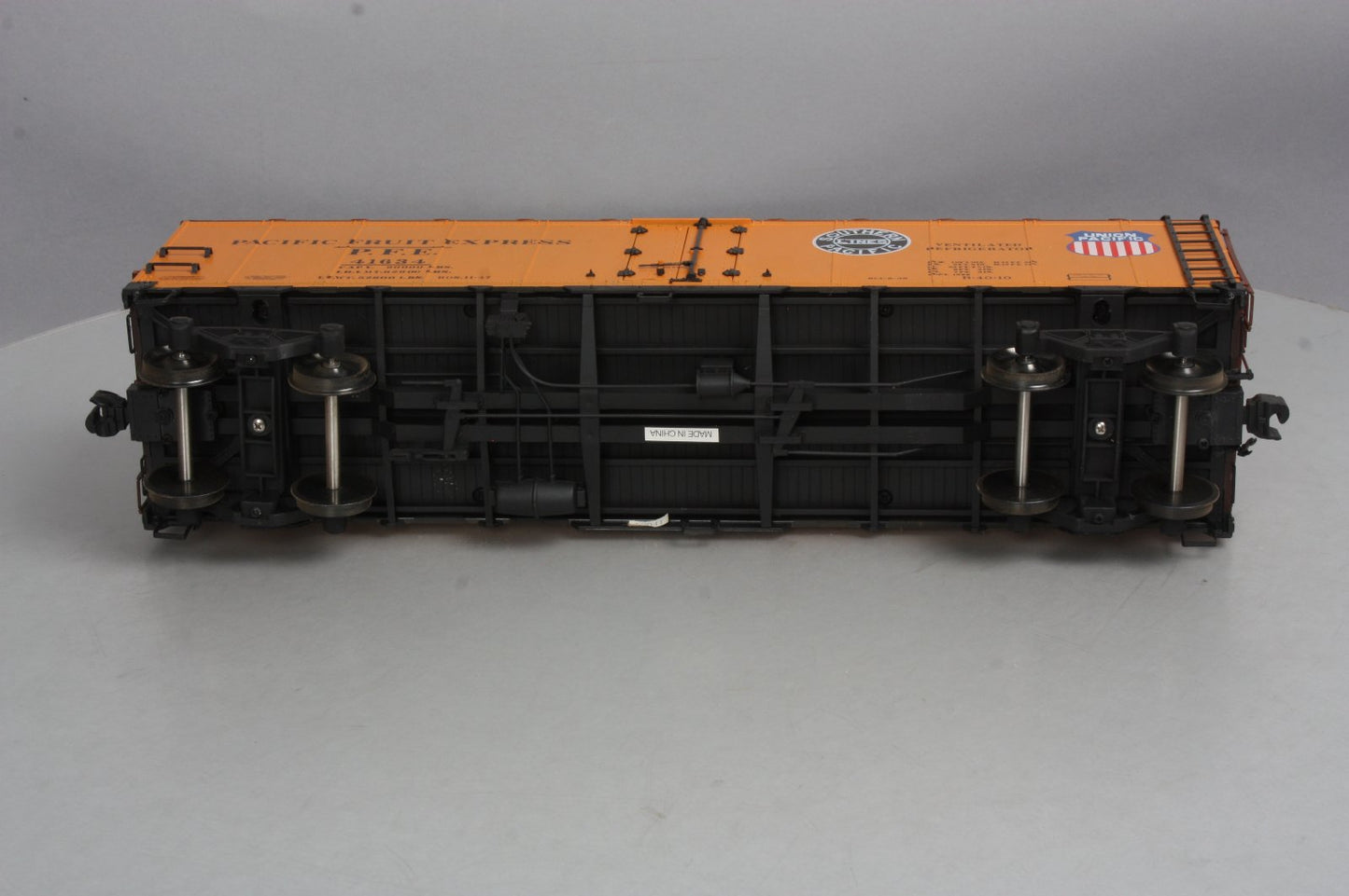 AMS G Scale Pacific Fruit Express Reefer Car #41634 - Metal Wheels LN/Box
