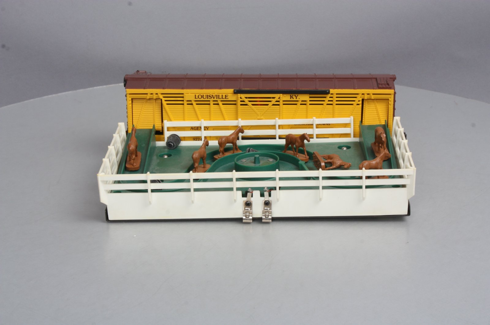 Lionel 6-9224 O Gauge REA Churchill Downs Operating Horse Car Set VG/Box