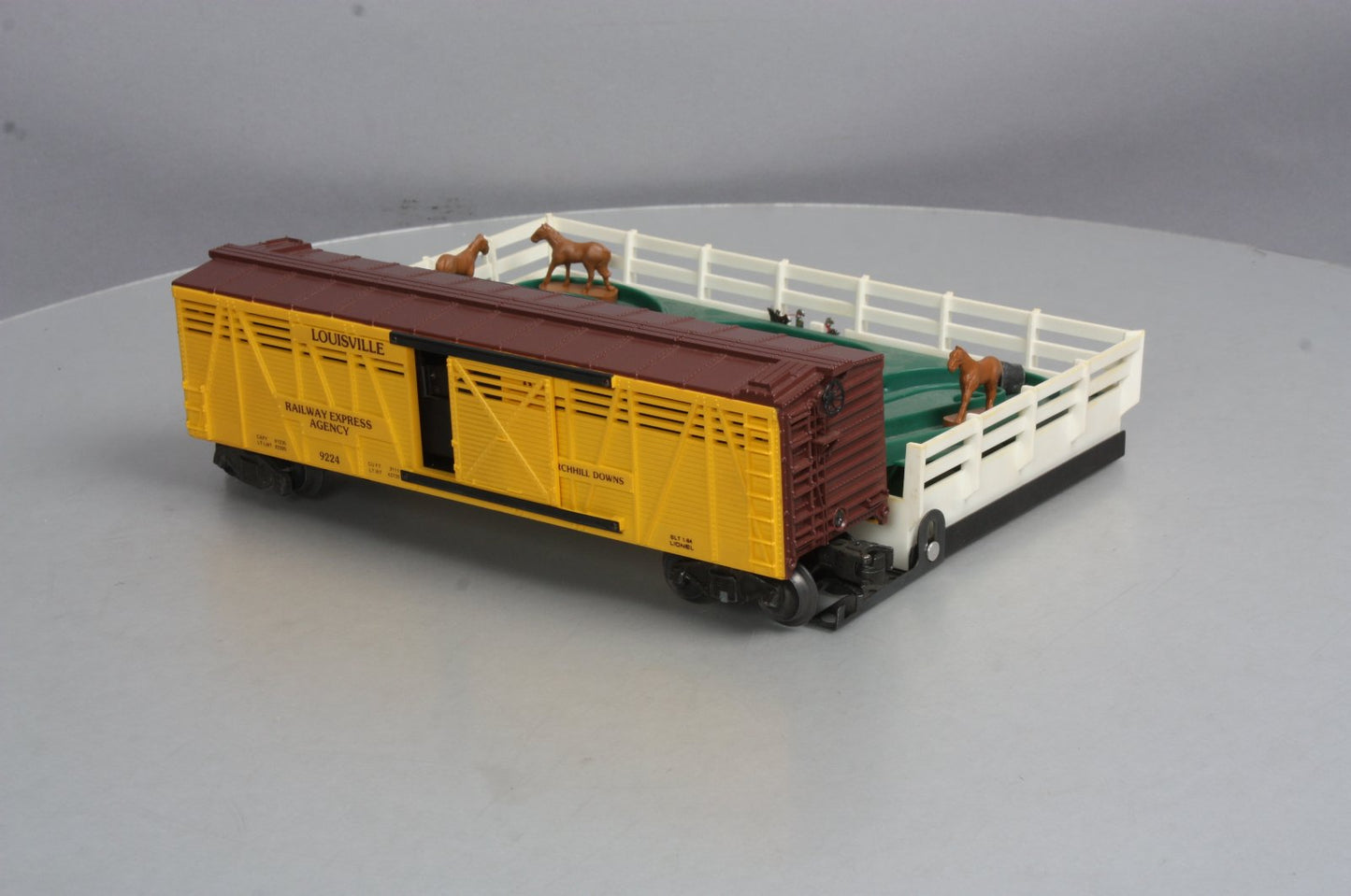 Lionel 6-9224 O Gauge REA Churchill Downs Operating Horse Car Set VG/Box