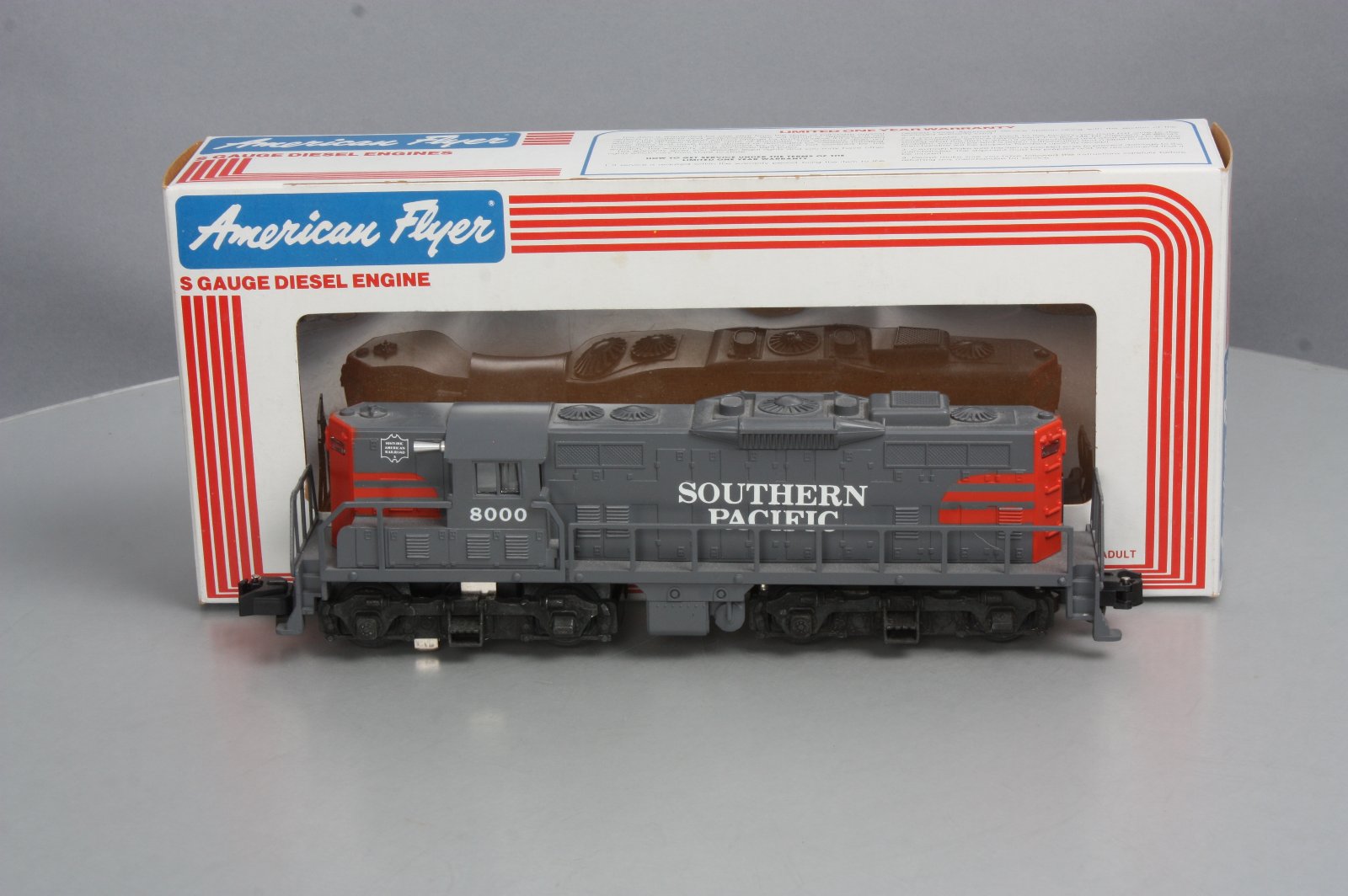 American Flyer 6-48000 S Southern Pacific GP-9 Powered Diesel Locomotive #8000 LN/Box