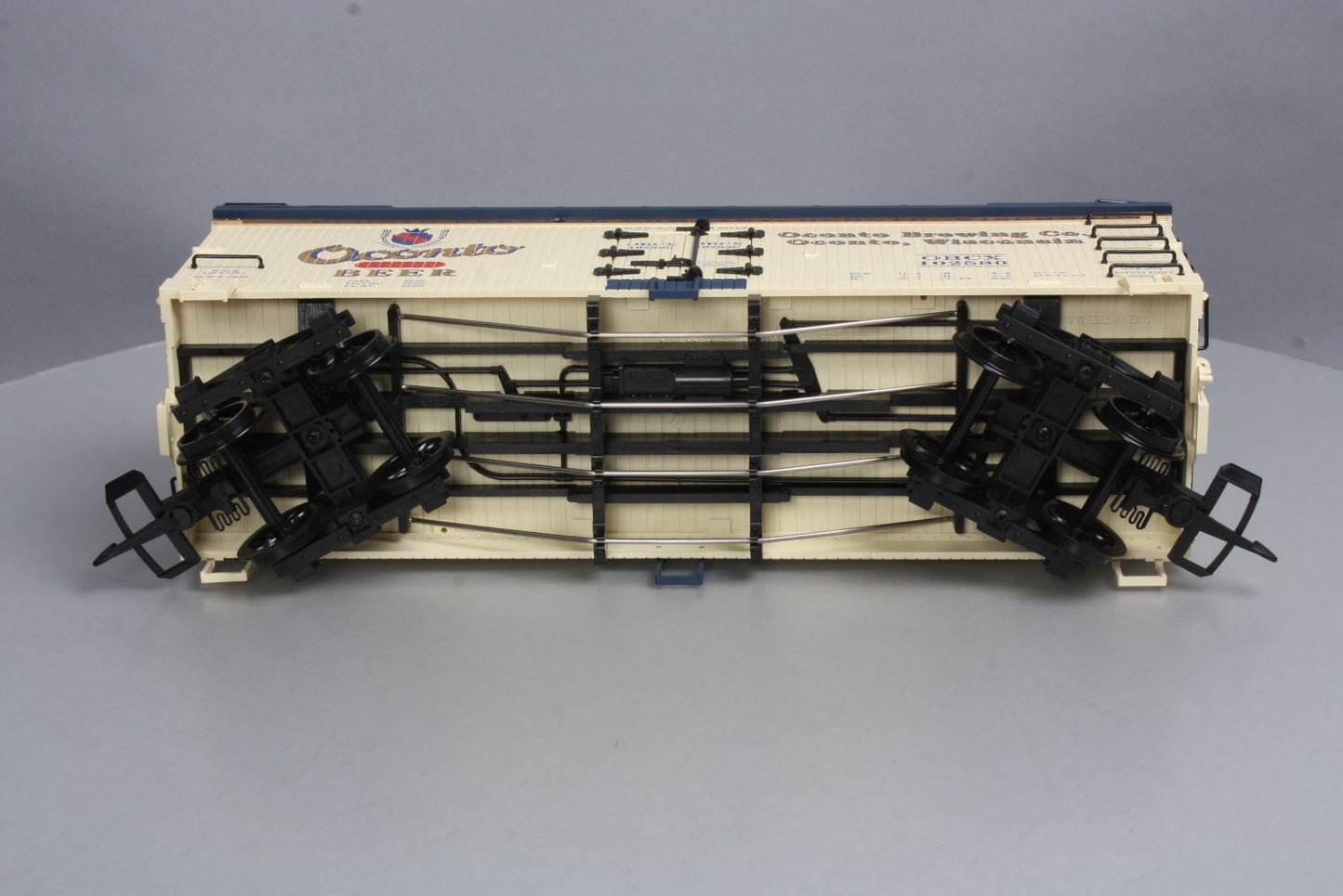 USA Trains R16403 G Scale Oconto Beer Refrigerator Car
