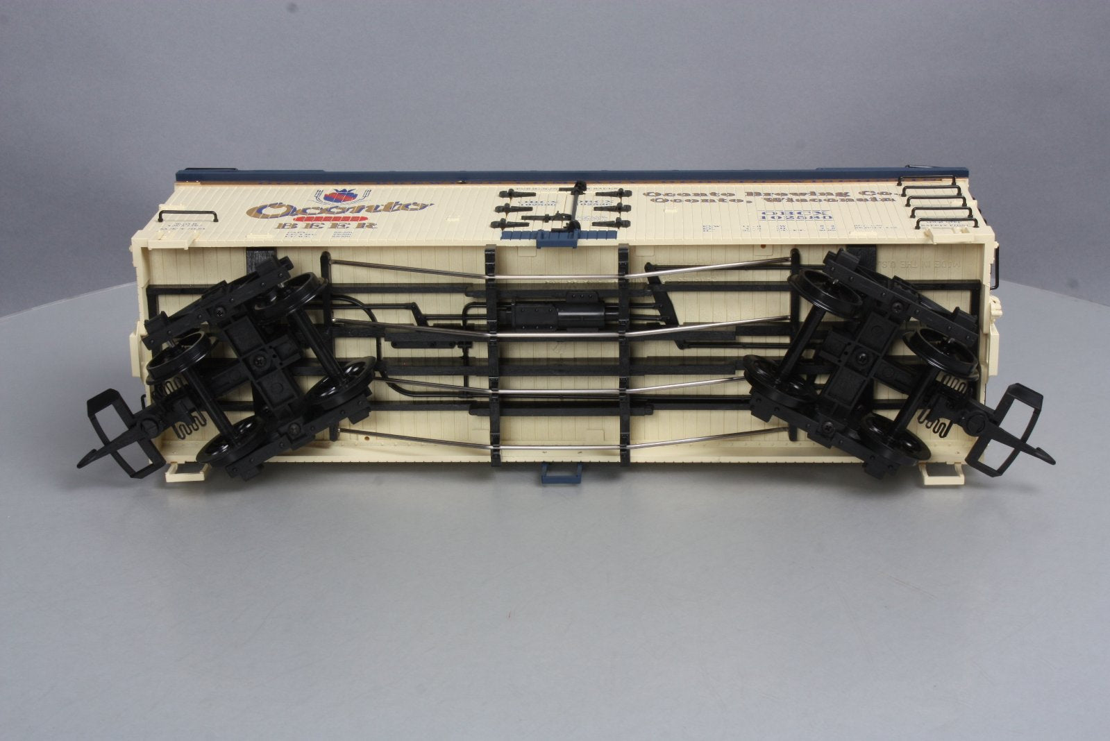USA Trains R16403 G Scale Oconto Beer Refrigerator Car