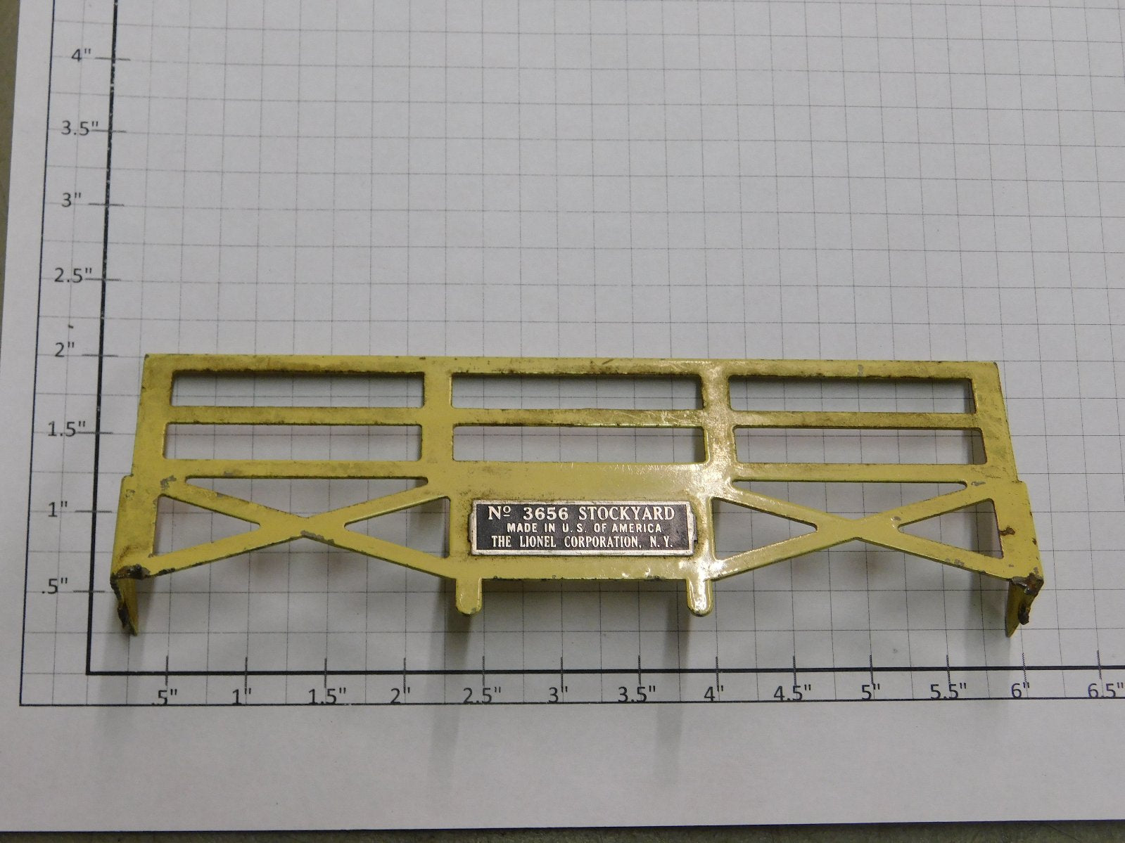 Lionel 3656-13N Front Fence with Nameplate