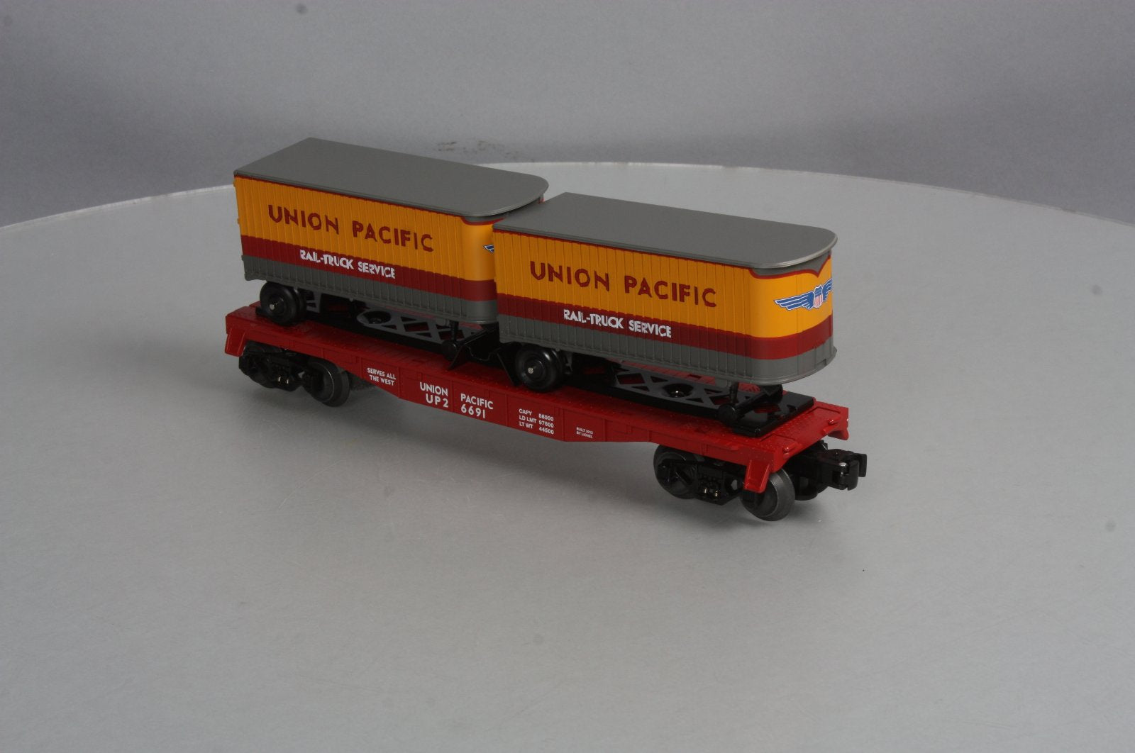 Lionel 6-26691 O Union Pacific Flatcar with 2 Trailers NEW