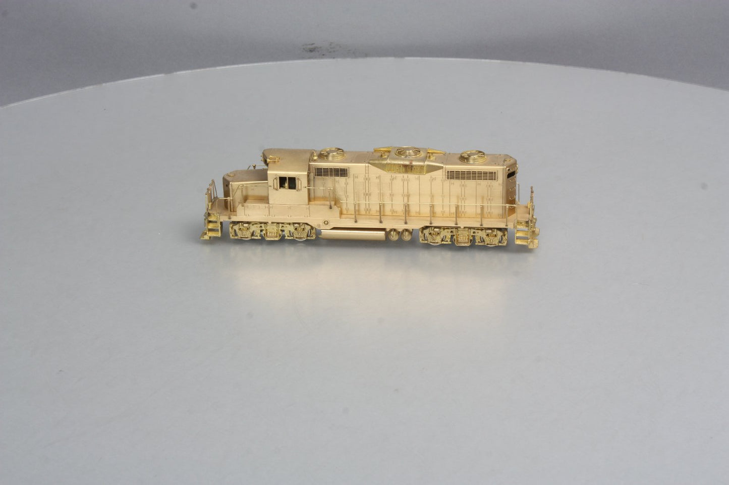 Oriental Limited HO Scale BRASS EMD GP18 1800HP Low Hood Diesel LN/Box