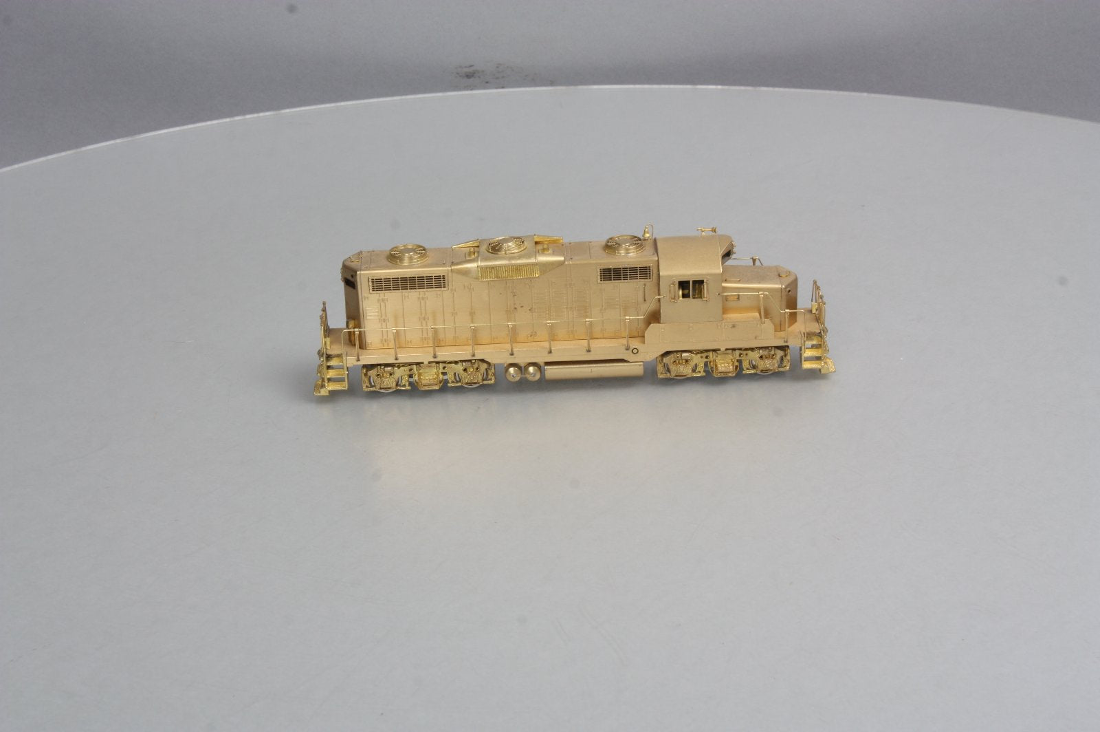 Oriental Limited HO Scale BRASS EMD GP18 1800HP Low Hood Diesel LN/Box