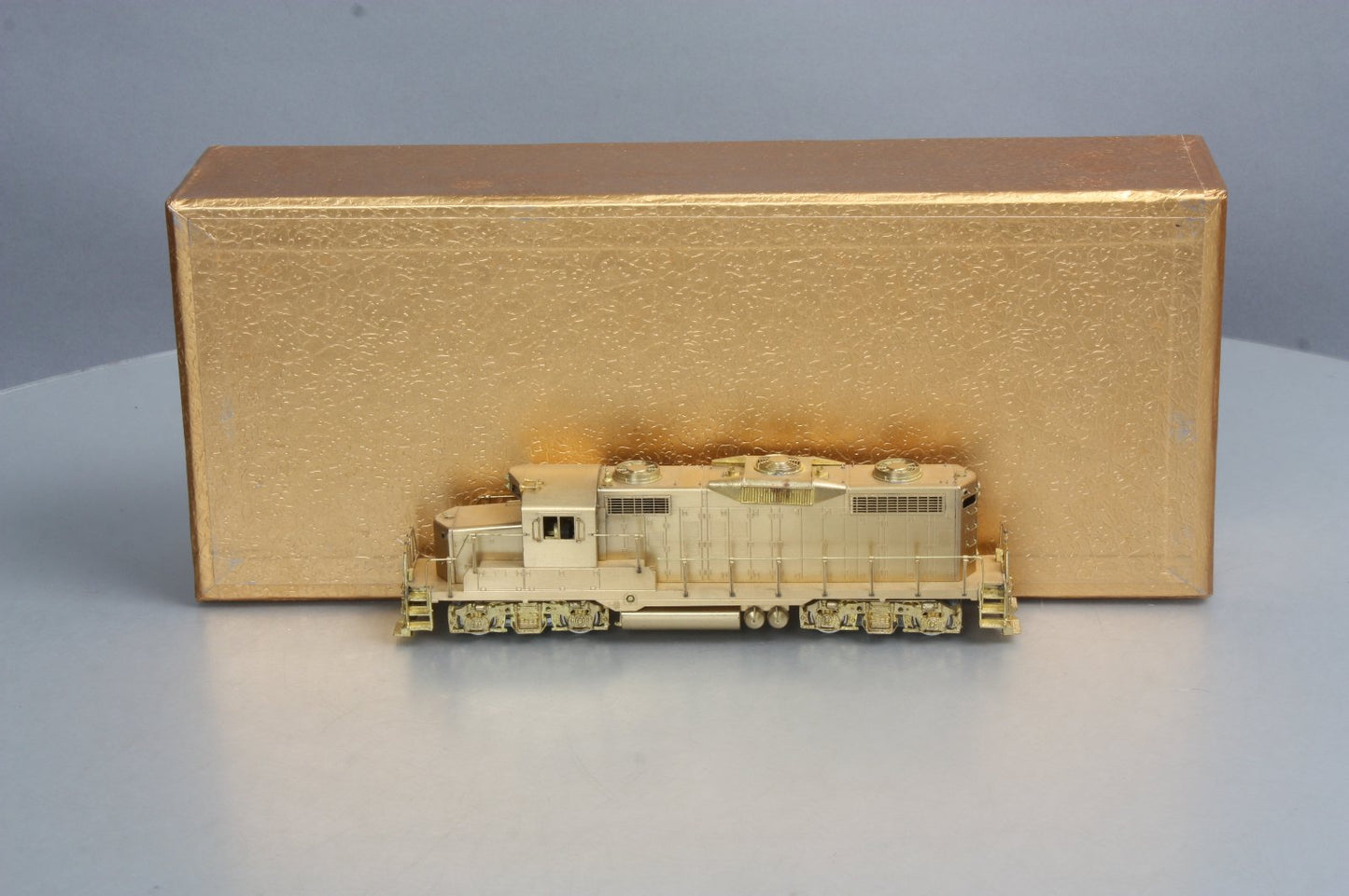 Oriental Limited HO Scale BRASS EMD GP18 1800HP Low Hood Diesel LN/Box