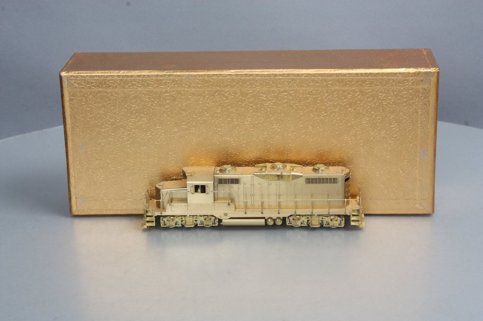 Oriental Limited HO Scale BRASS EMD GP18 1800HP Low Hood Diesel LN/Box