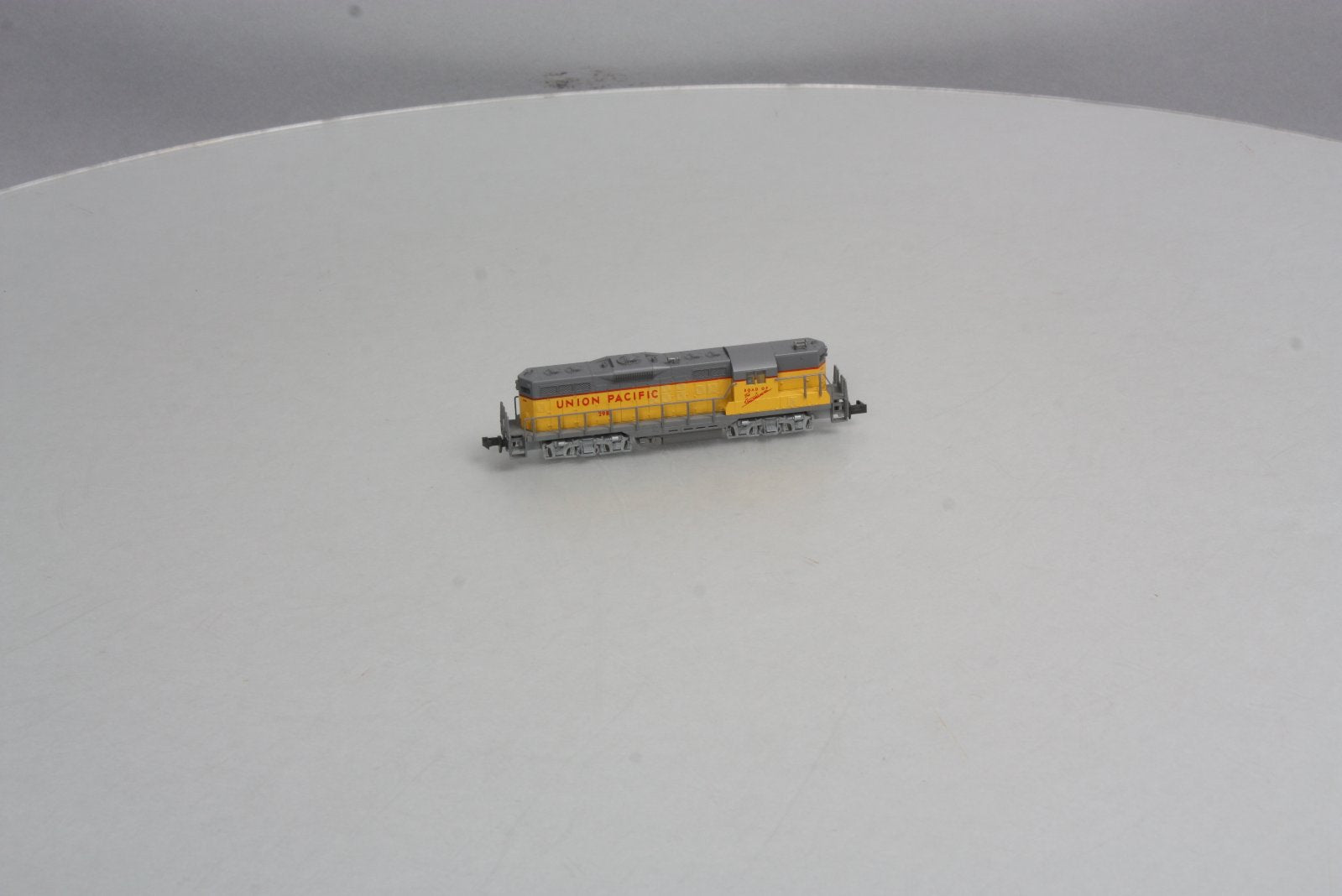 Atlas 4337 N Scale Union Pacific GP-9 Diesel Locomotive #298 EX/Box