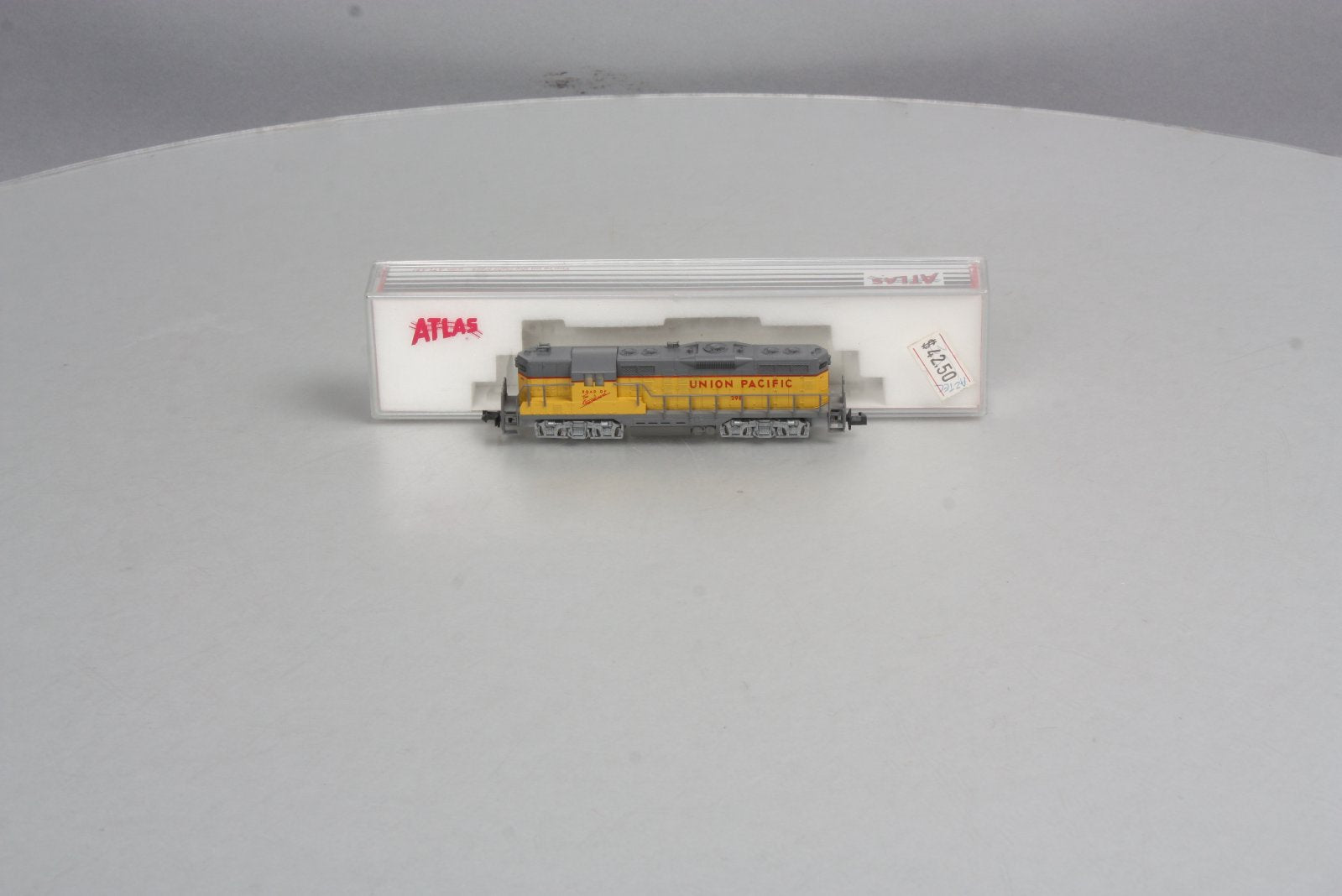 Atlas 4337 N Scale Union Pacific GP-9 Diesel Locomotive #298 EX/Box