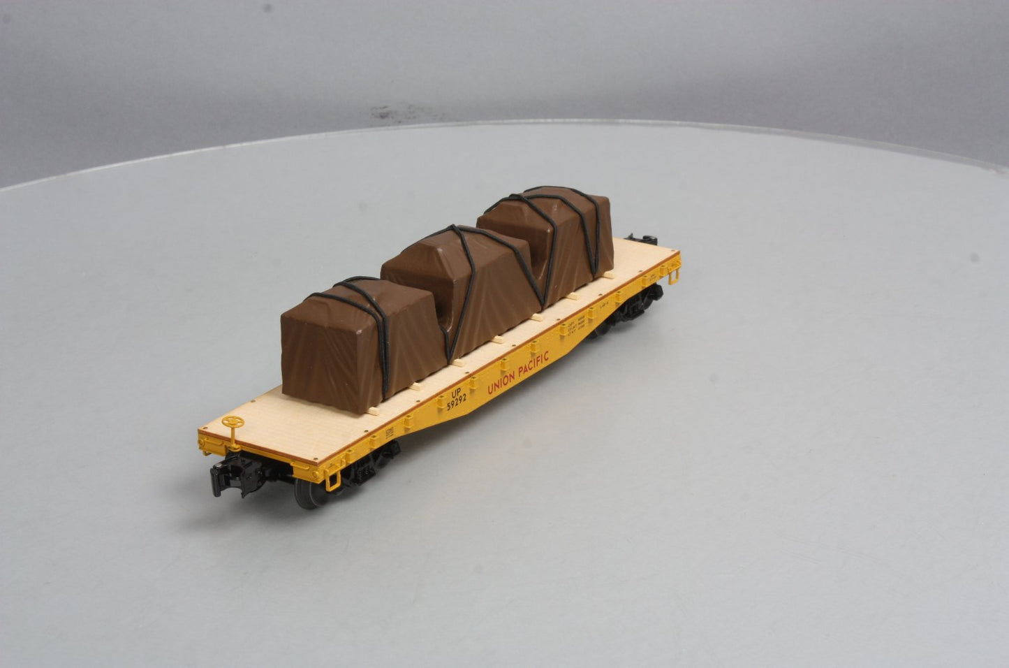 Lionel 6-27583 O Gauge Union Pacific 40' Flatcar w/Covered Load LN