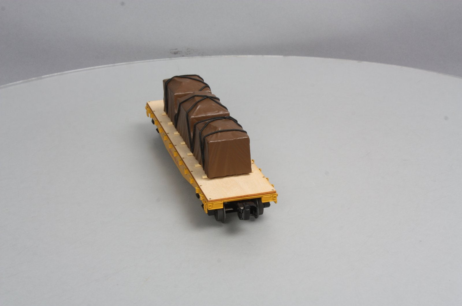Lionel 6-27583 O Gauge Union Pacific 40' Flatcar w/Covered Load LN