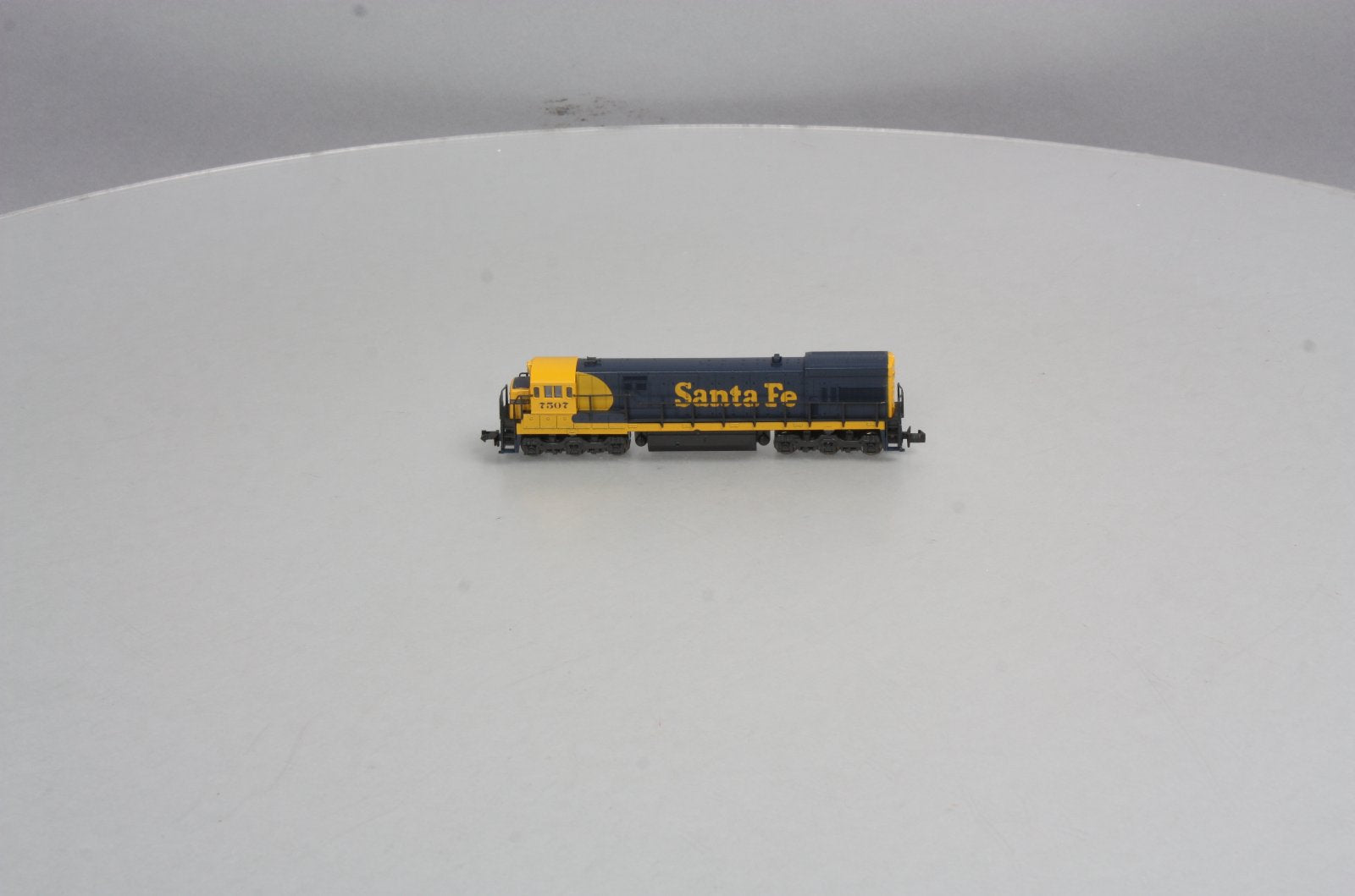 Kato 176-171 N Scale Atchison, Topeaka, & Santa Fe U30C Diesel Engine #7507 LN/Box