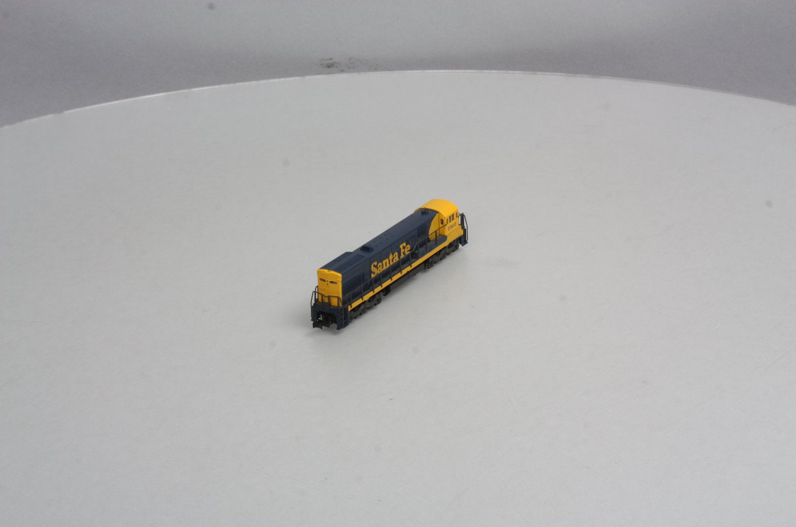 Kato 176-171 N Scale Atchison, Topeaka, & Santa Fe U30C Diesel Engine #7507 LN/Box