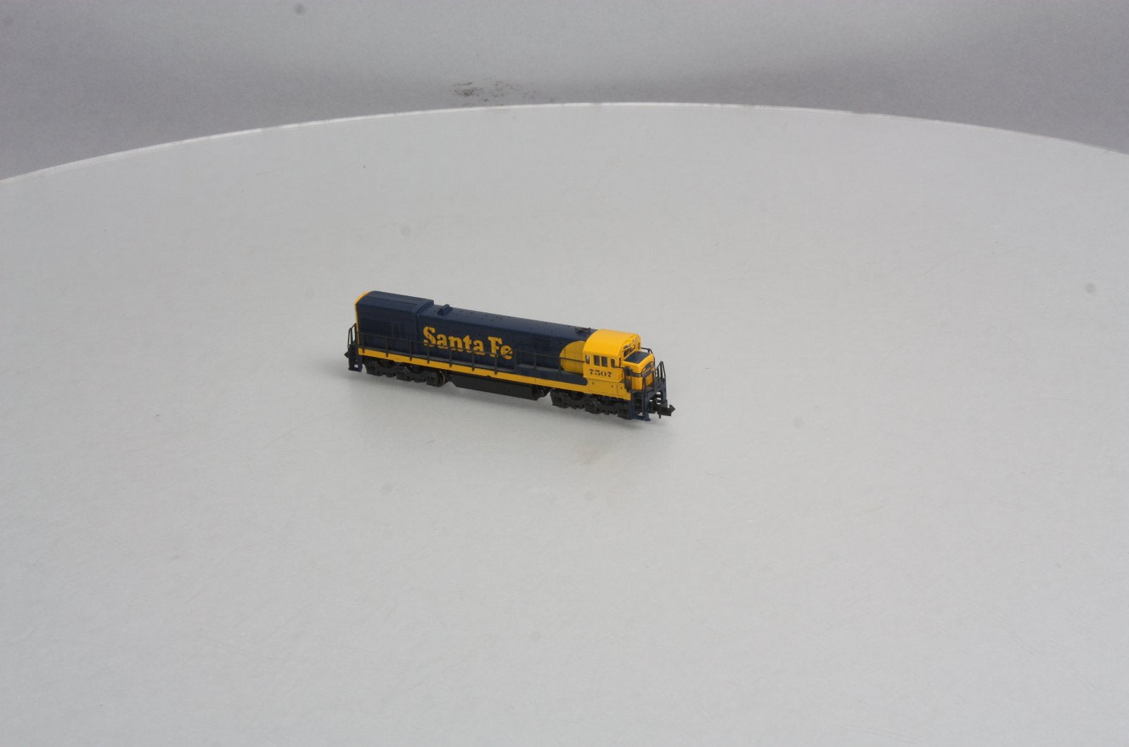 Kato 176-171 N Scale Atchison, Topeaka, & Santa Fe U30C Diesel Engine #7507 LN/Box