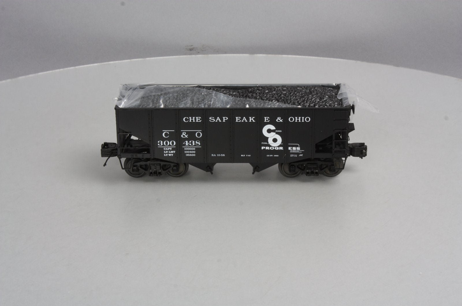 MTH 20-97272 Chesapeake & Ohio 2-Bay Fishbelly Hopper #300438 LN/Box