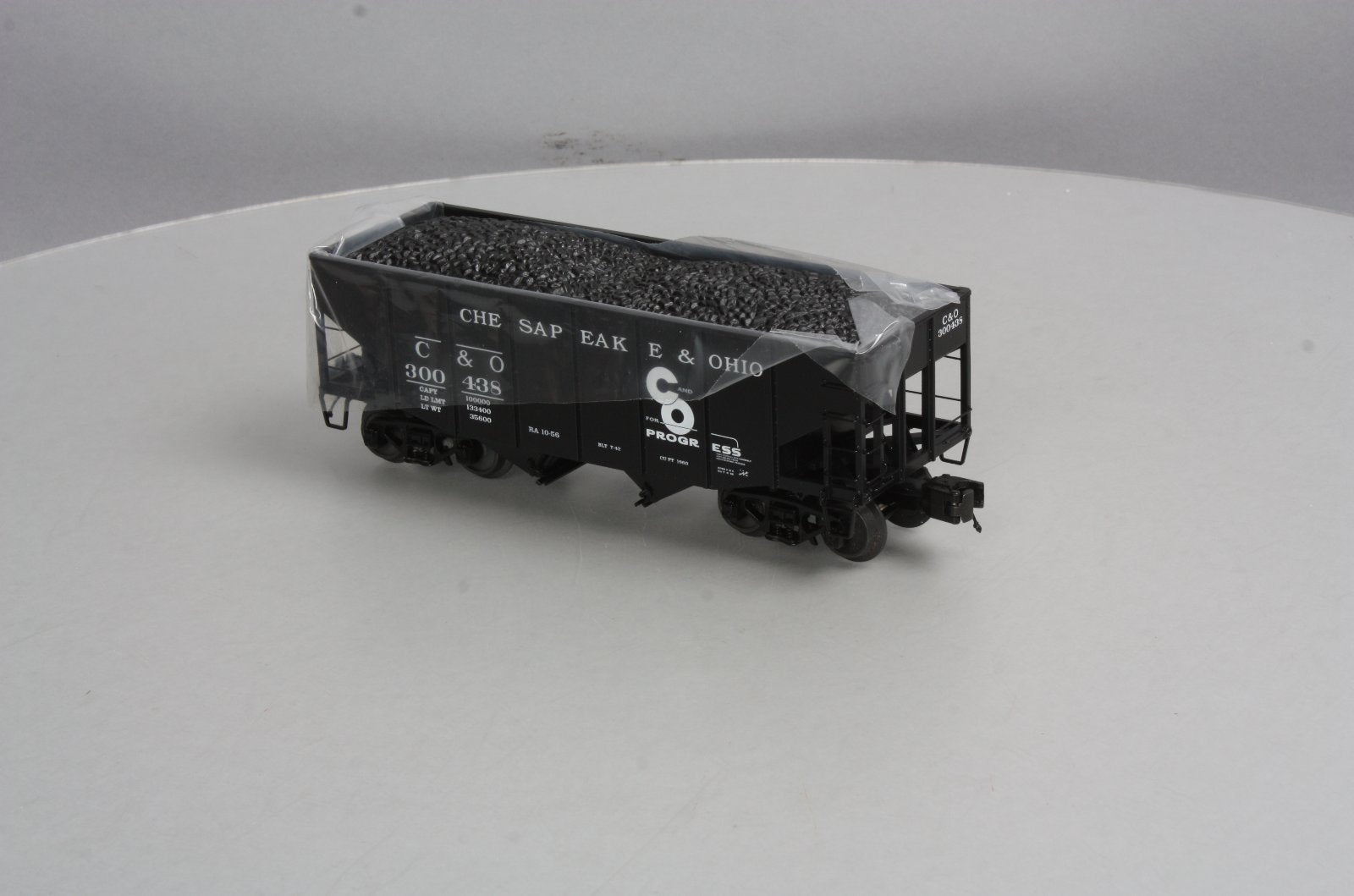 MTH 20-97272 Chesapeake & Ohio 2-Bay Fishbelly Hopper #300438 LN/Box