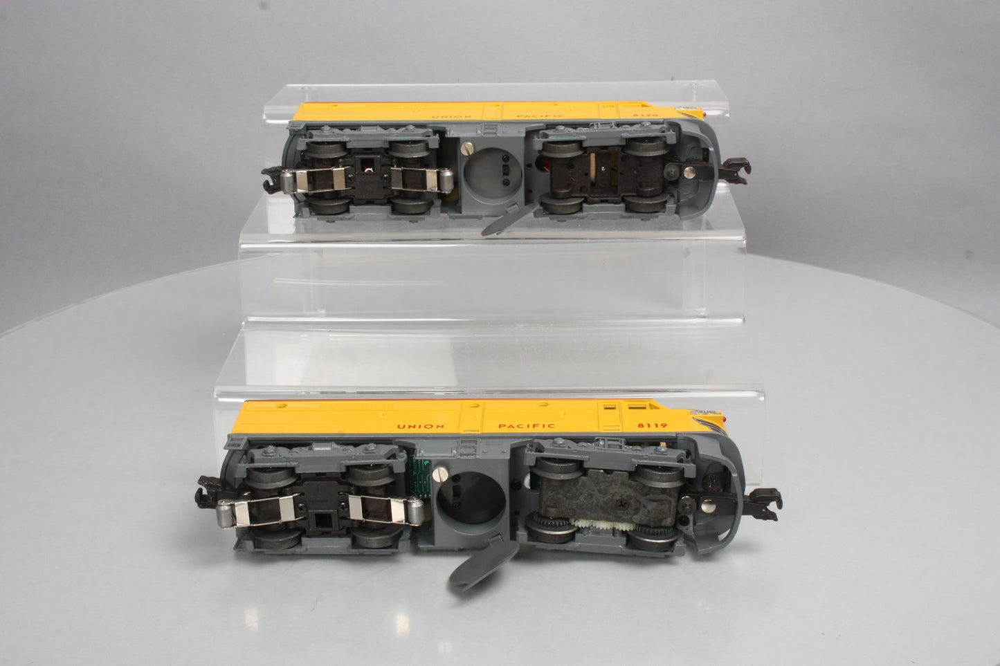 Lionel 1-18119 O Union Pacific FA-2 Alco AA Diesel Engine Set #8119/8120 NIB