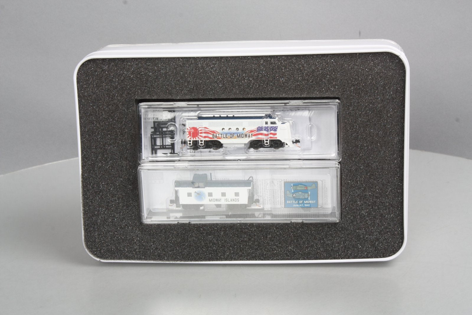 Micro-Trains 99321081 N Scale Battle of Midway Commemorative Loco & Caboose Set LN/Box