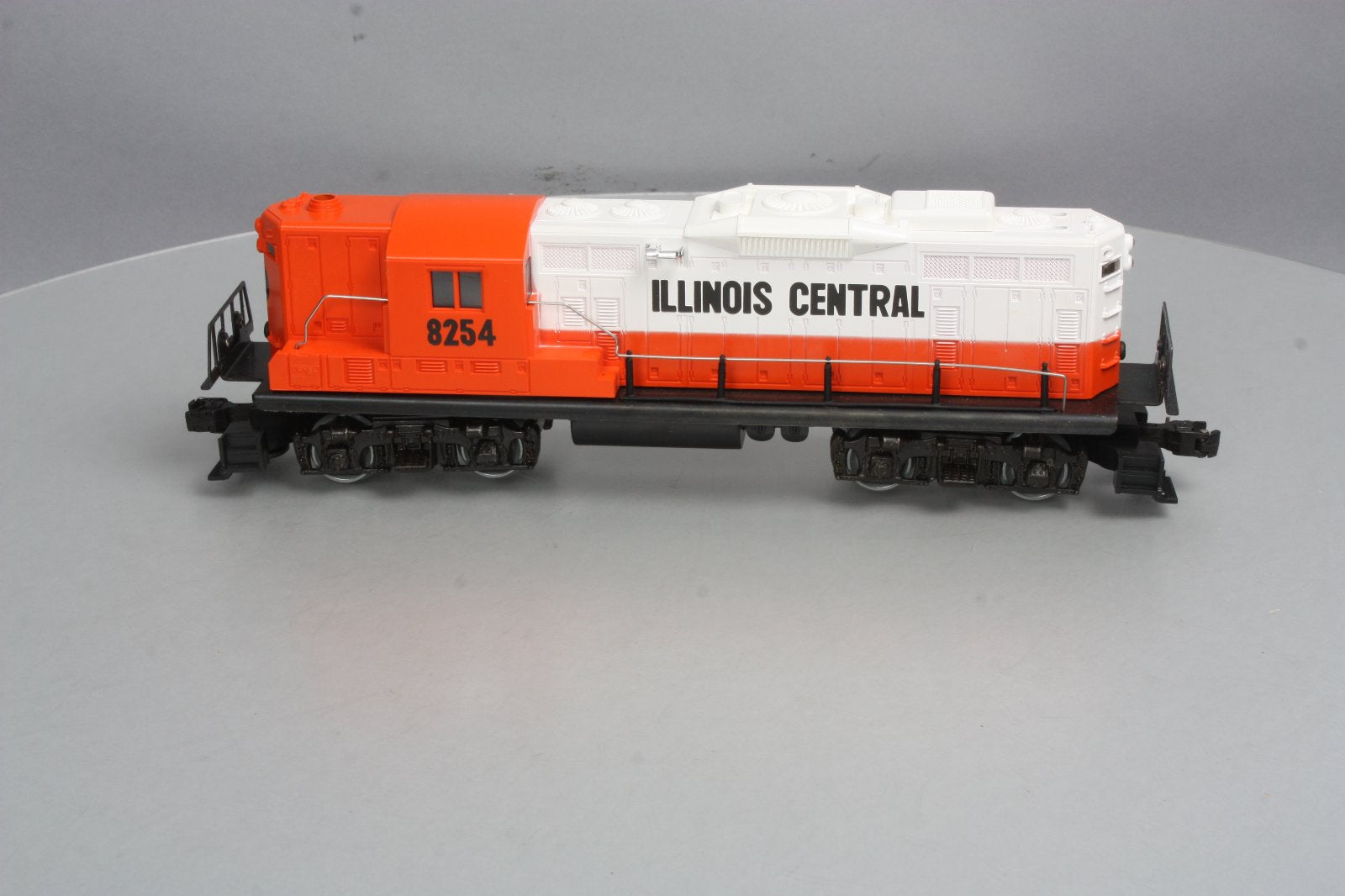 Lionel 6-8254 O Gauge Illinois Central GP-9 Dummy Diesel Locomotive VG/Box